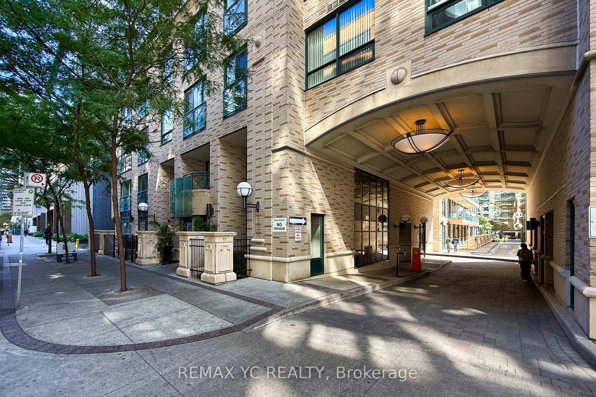 Photo 2 of Unit 1204, 35 Hayden Street, Toronto, Church-Yonge Corridor — HOMEH