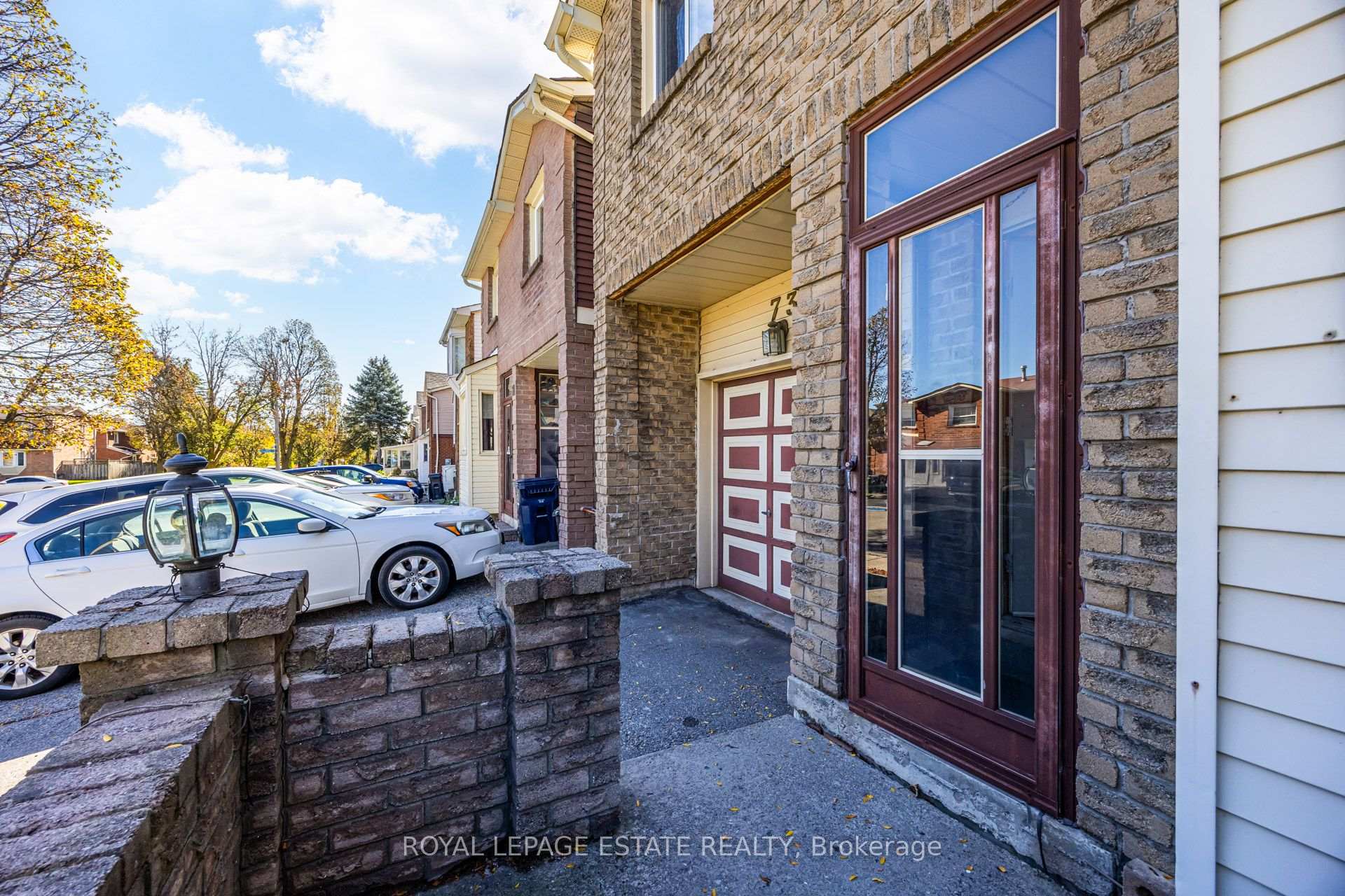Photo 2 of 73 Spring Forest Square, Scarborough, Agincourt South-Malvern West — HOMEH