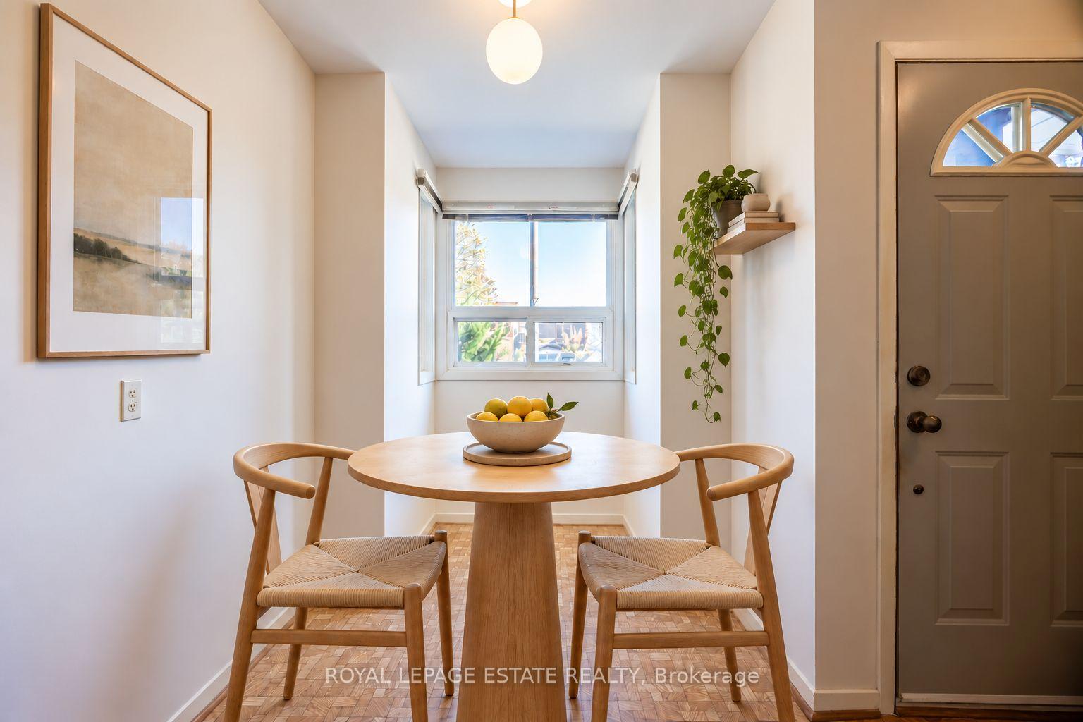 Photo 3 of 73 Spring Forest Square, Scarborough, Agincourt South-Malvern West — HOMEH