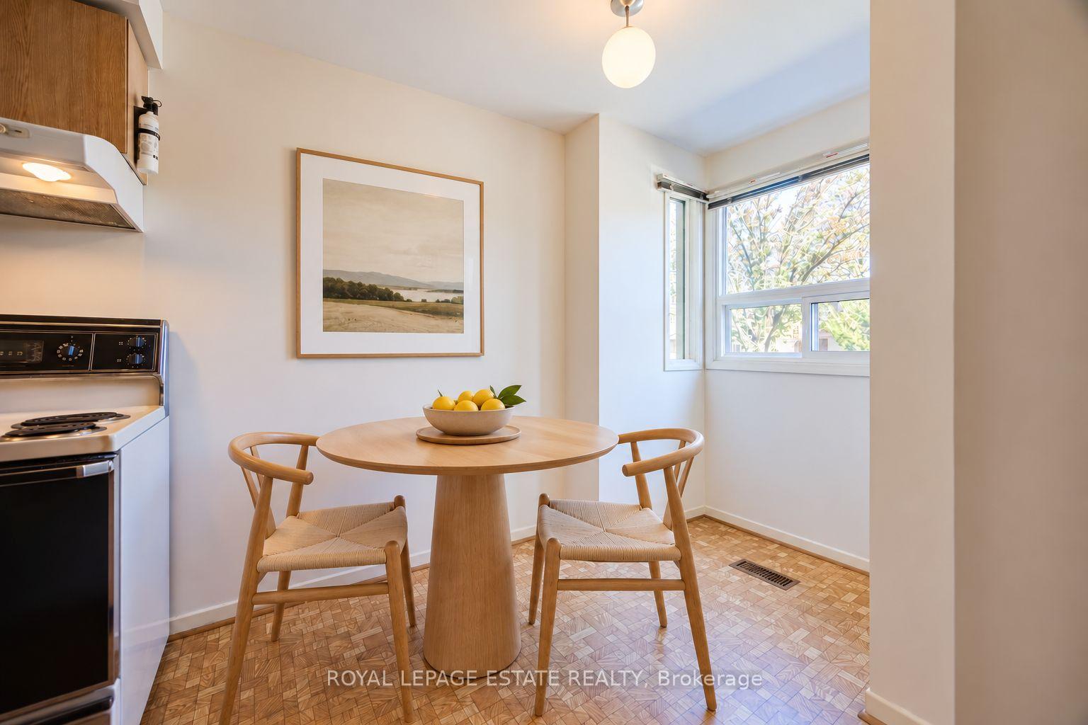 Photo 5 of 73 Spring Forest Square, Scarborough, Agincourt South-Malvern West — HOMEH