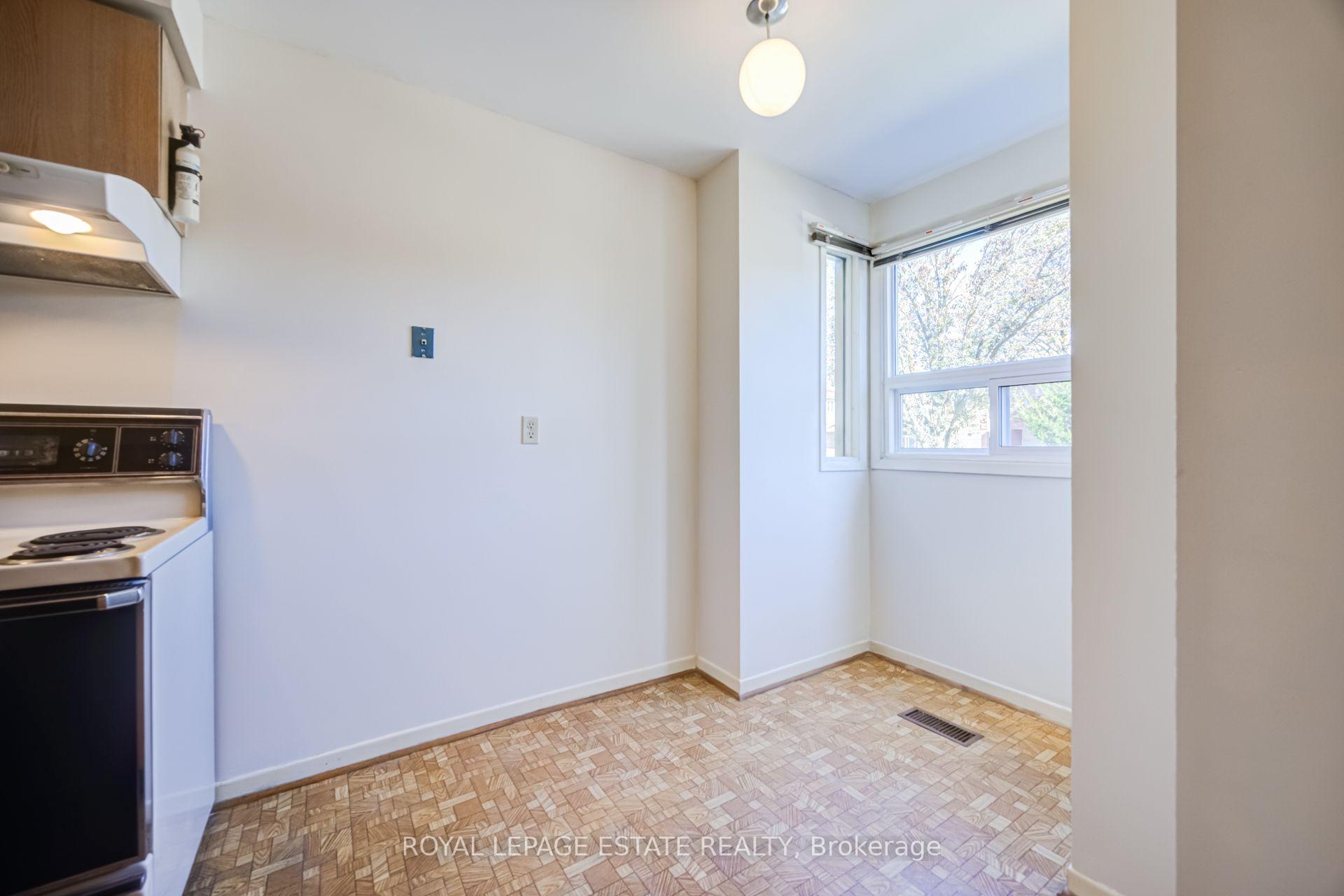 Photo 6 of 73 Spring Forest Square, Scarborough, Agincourt South-Malvern West — HOMEH
