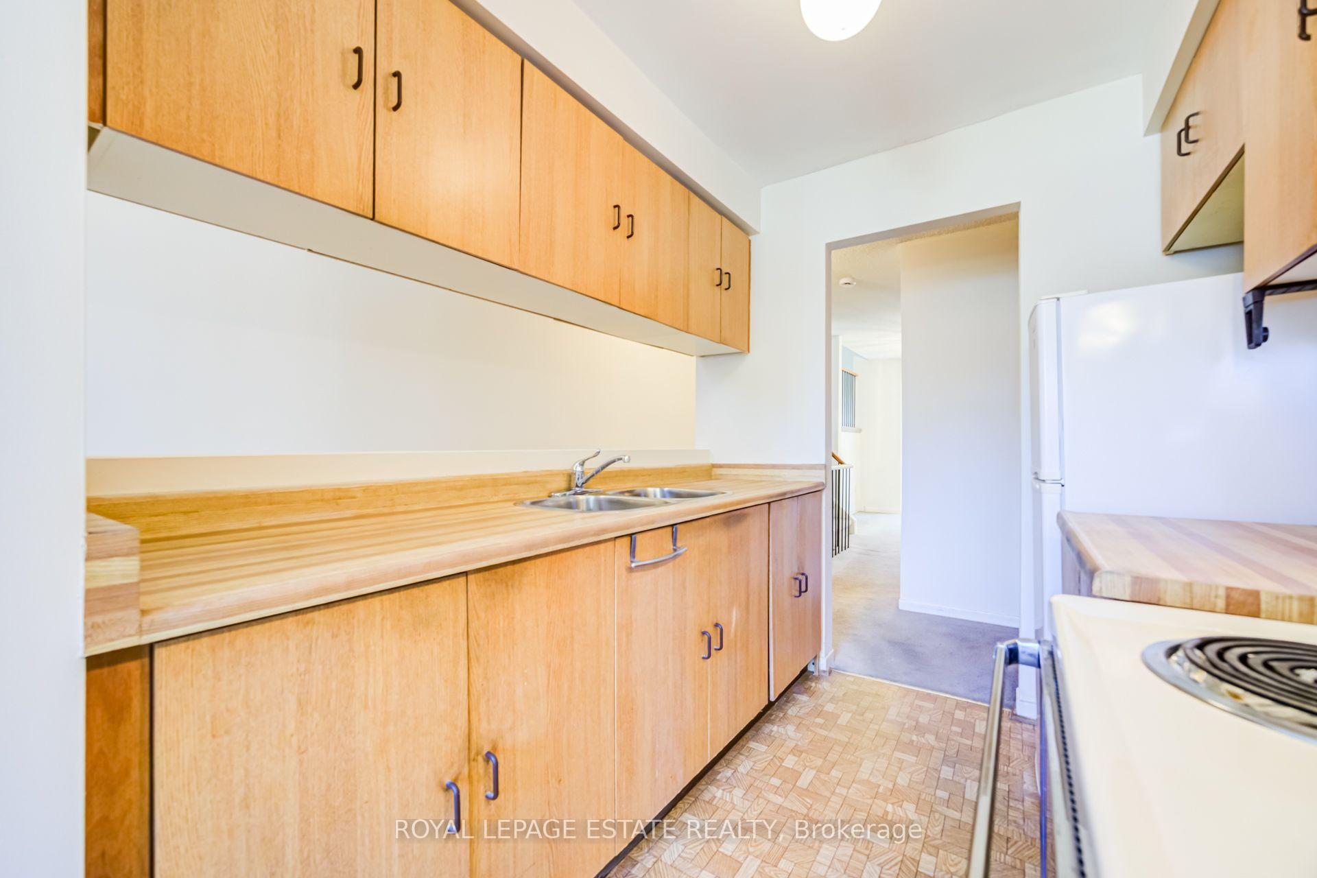 Photo 7 of 73 Spring Forest Square, Scarborough, Agincourt South-Malvern West — HOMEH