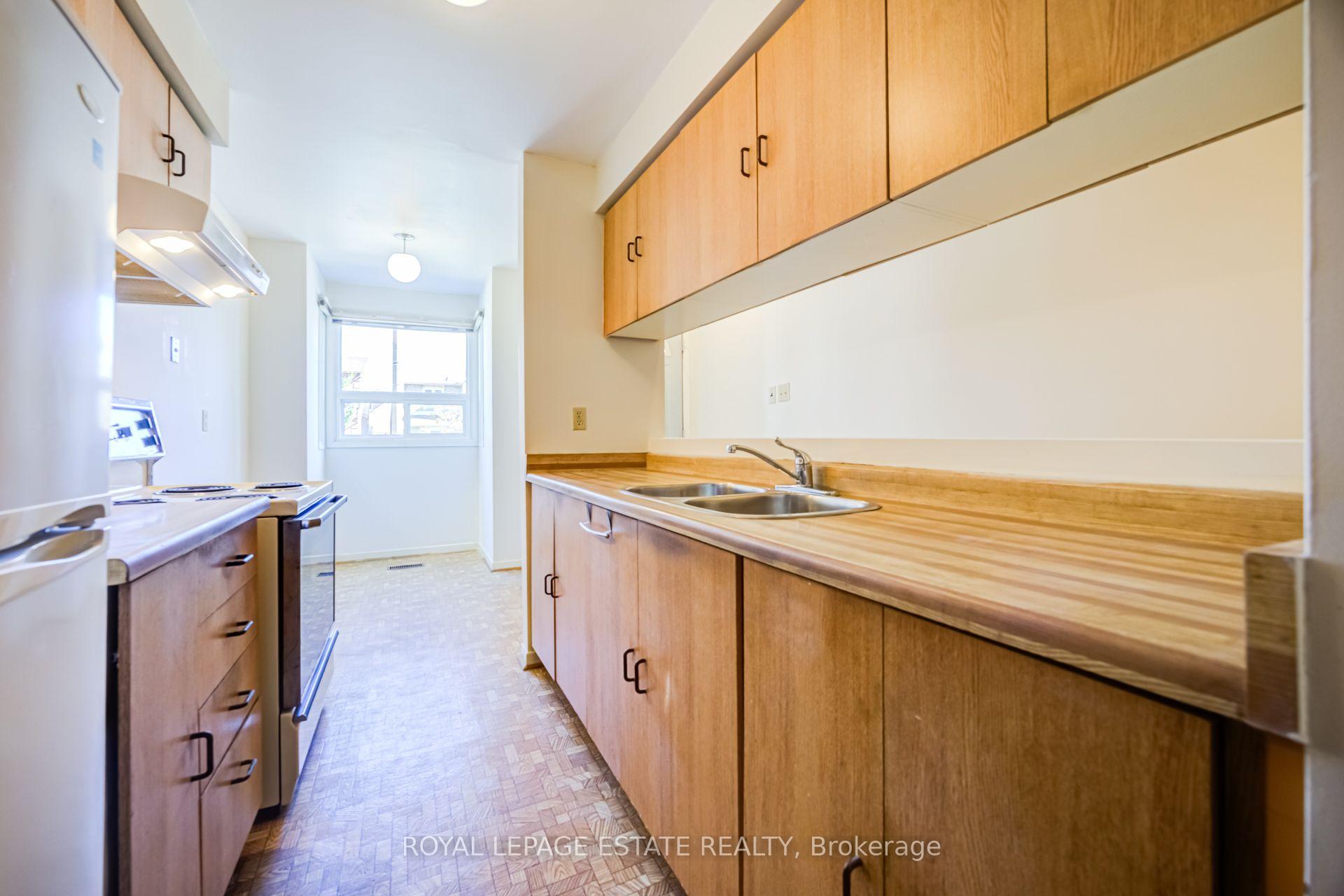 Photo 9 of 73 Spring Forest Square, Scarborough, Agincourt South-Malvern West — HOMEH