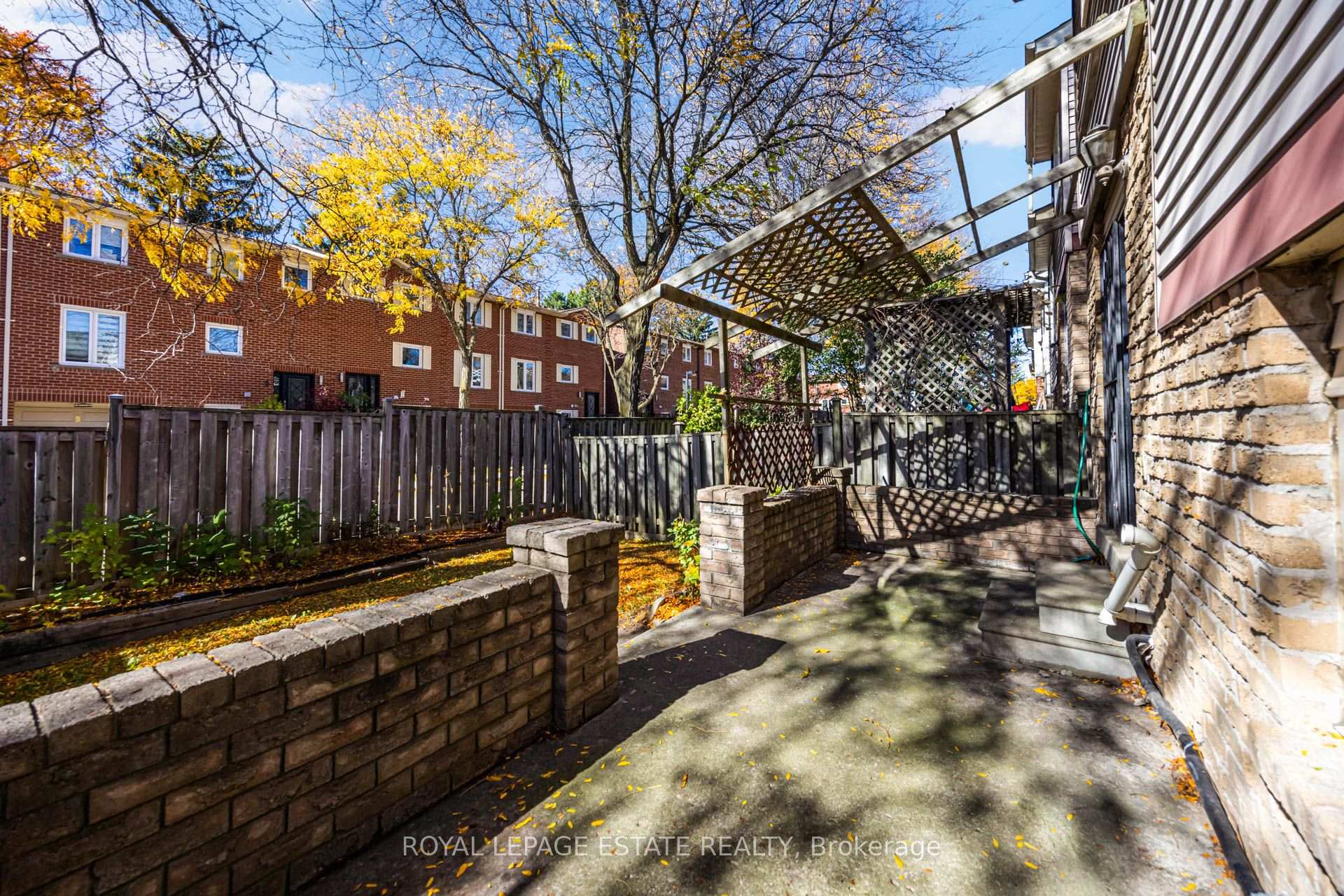 Photo 38 of 73 Spring Forest Square, Scarborough, Agincourt South-Malvern West — HOMEH