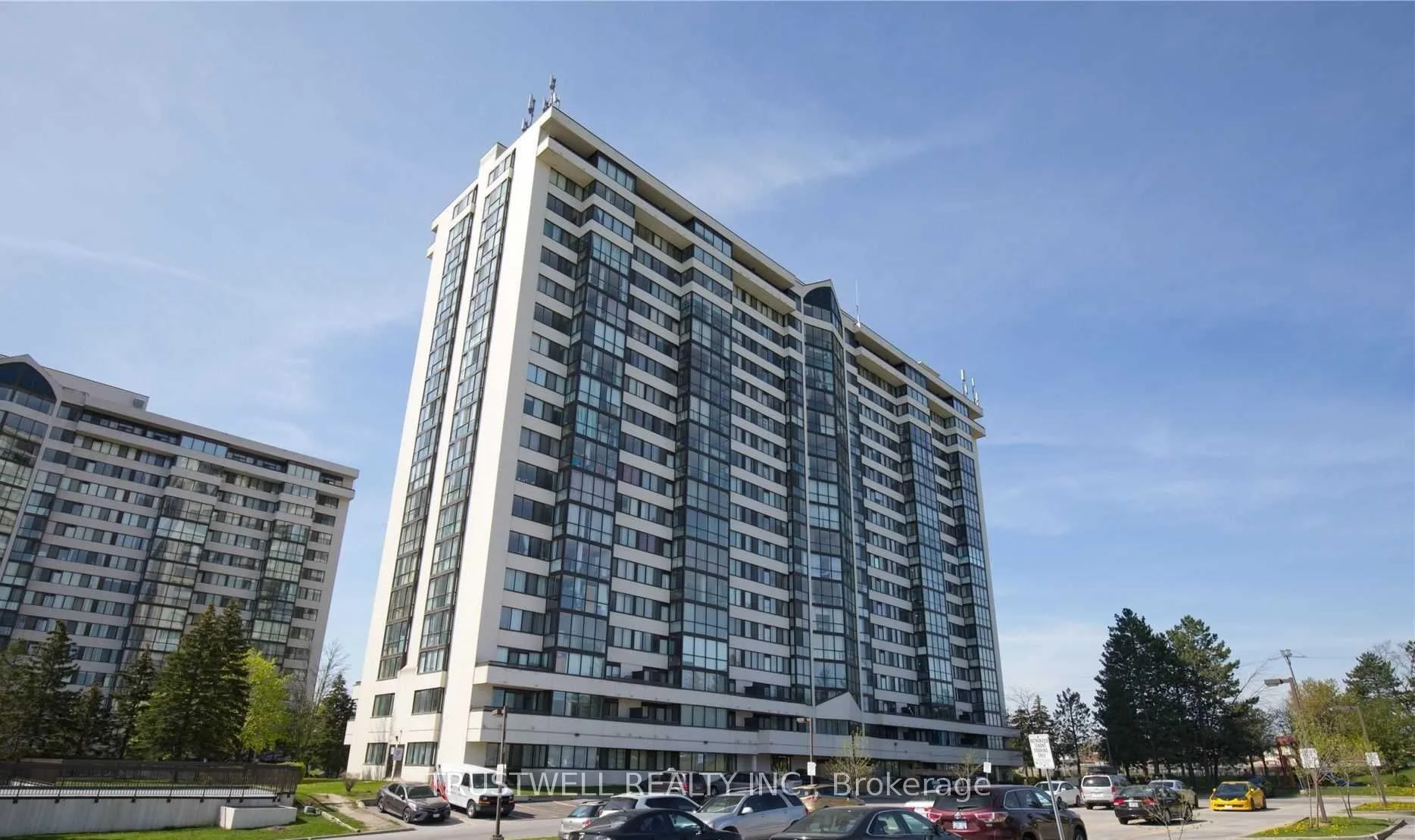 Photo 4 of Unit 1707, 10 Markbrook Lane, Etobicoke, Mount Olive-Silverstone-Jamestown — HOMEH