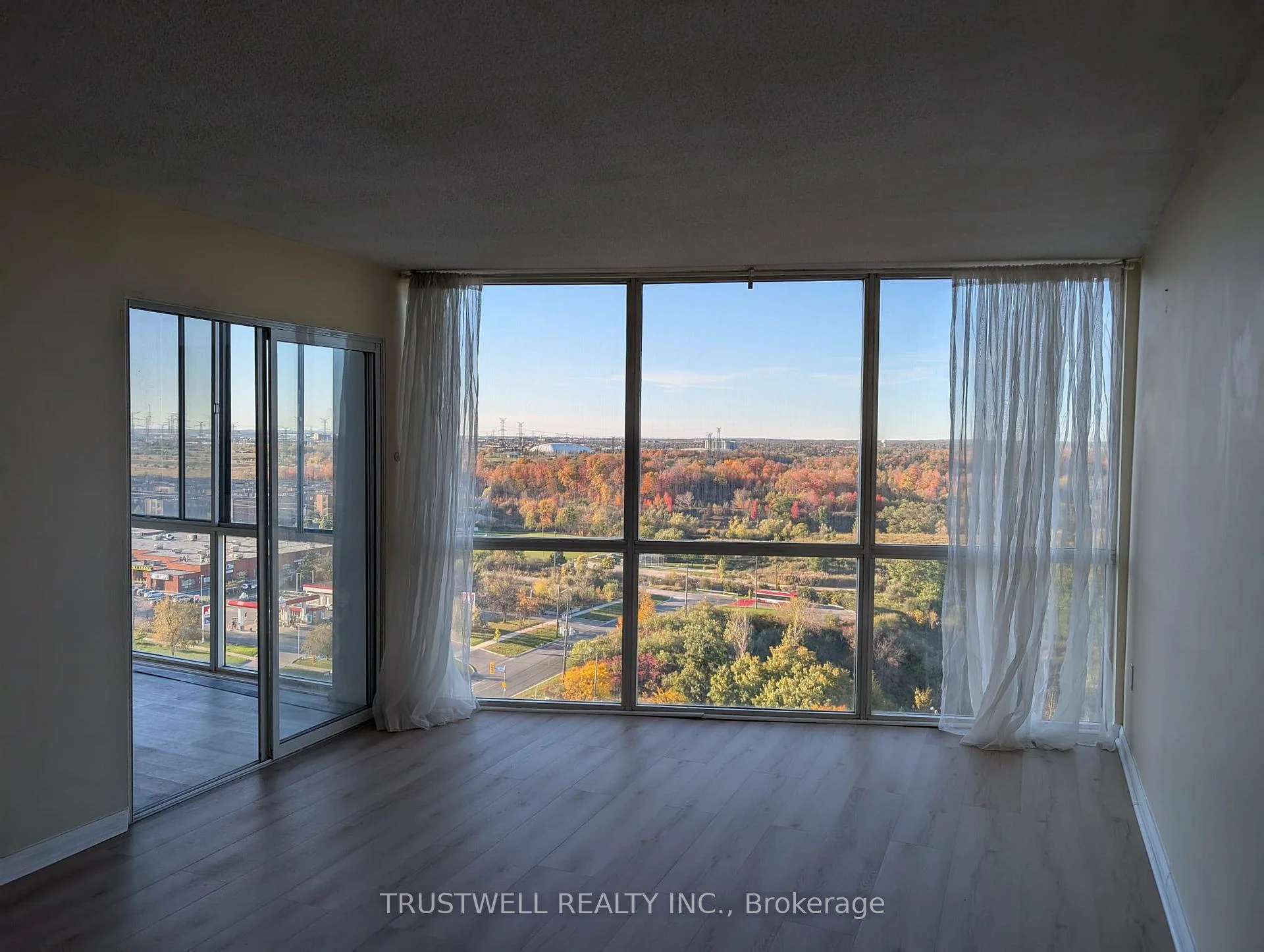 Photo 14 of Unit 1707, 10 Markbrook Lane, Etobicoke, Mount Olive-Silverstone-Jamestown — HOMEH