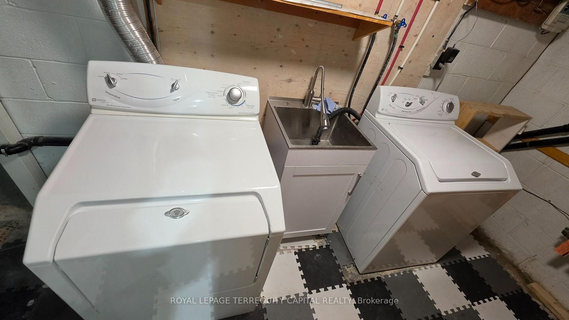 Photo 19 of Unit Bsmt, 402 Grantham Avenue, St. Catharines, Carlton/Bunting — HOMEH