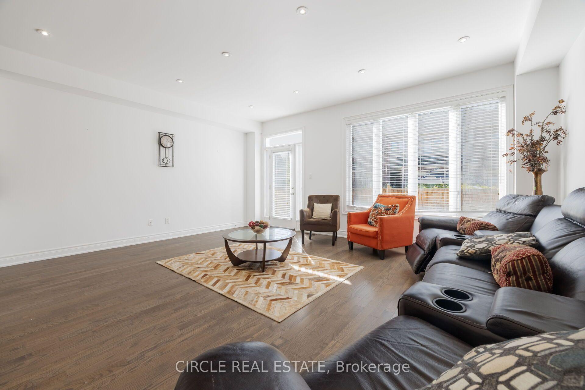Photo 9 of 13 Lady Evelyn Crescent, Brampton, Bram West — HOMEH