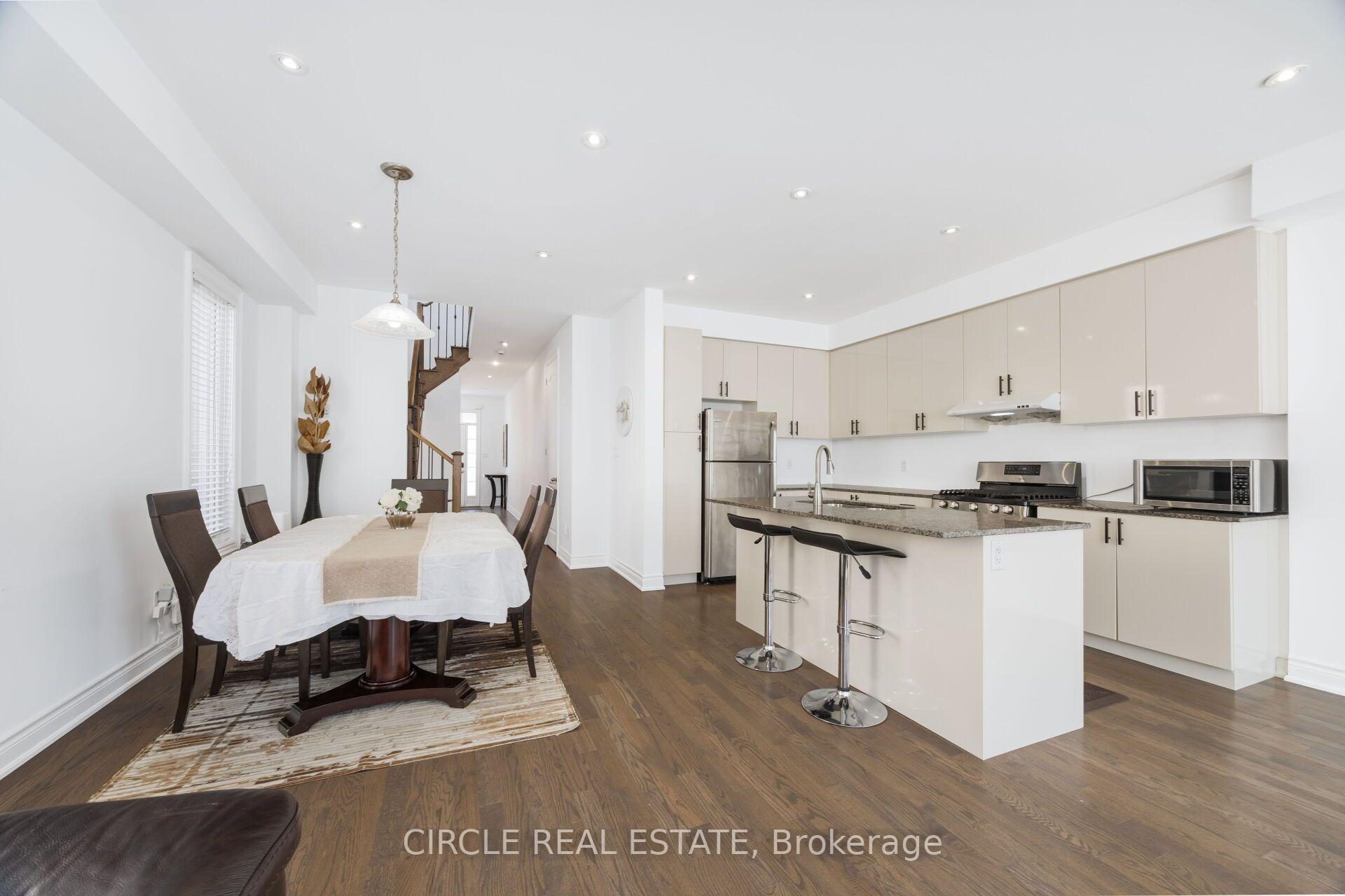 Photo 10 of 13 Lady Evelyn Crescent, Brampton, Bram West — HOMEH