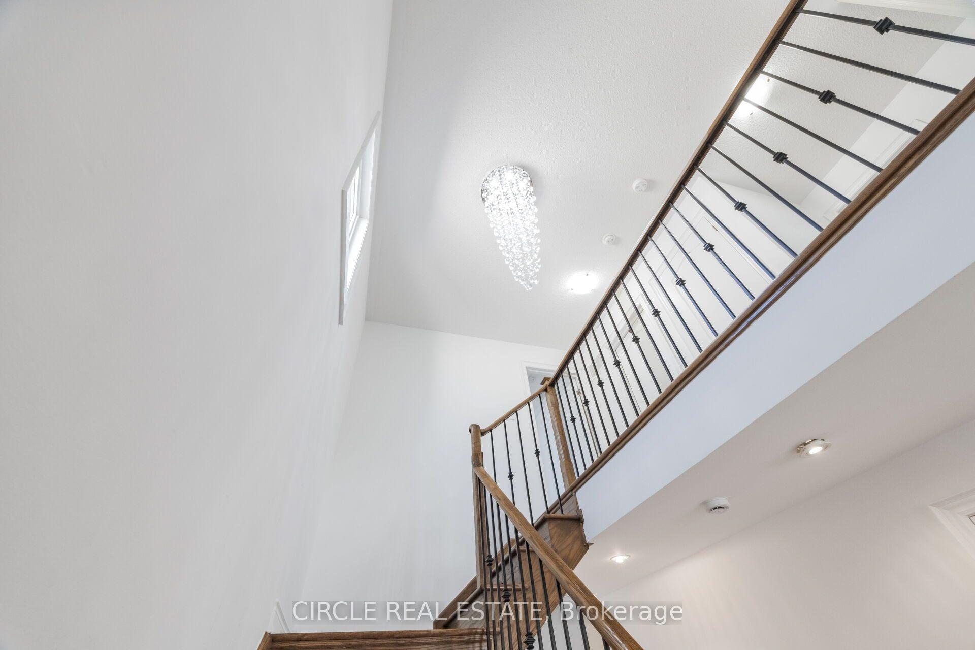 Photo 15 of 13 Lady Evelyn Crescent, Brampton, Bram West — HOMEH
