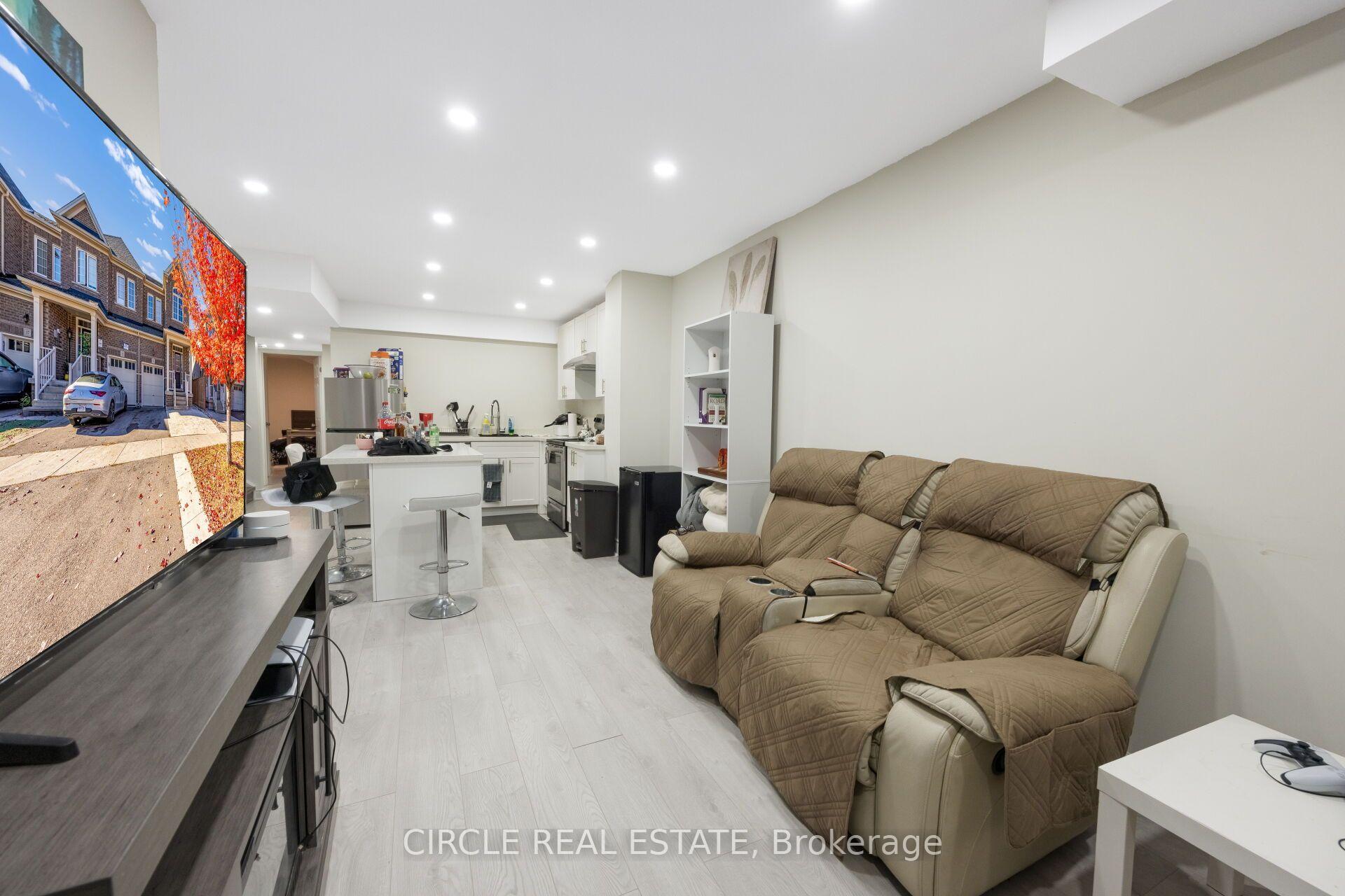 Photo 34 of 13 Lady Evelyn Crescent, Brampton, Bram West — HOMEH