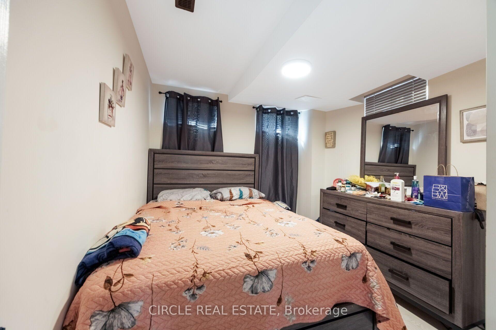 Photo 39 of 13 Lady Evelyn Crescent, Brampton, Bram West — HOMEH