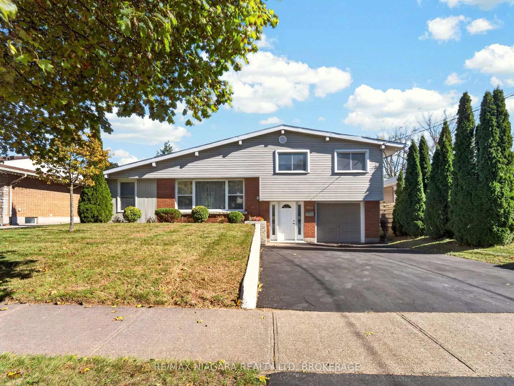Photo 1 of 4534 Pettit Avenue, Niagara Falls, Morrison — HOMEH