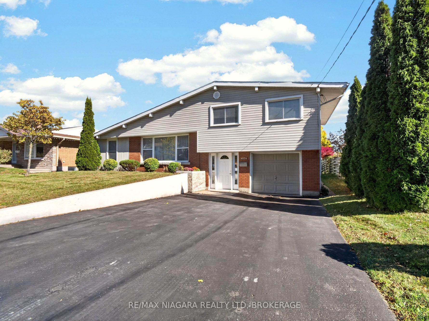 Photo 2 of 4534 Pettit Avenue, Niagara Falls, Morrison — HOMEH