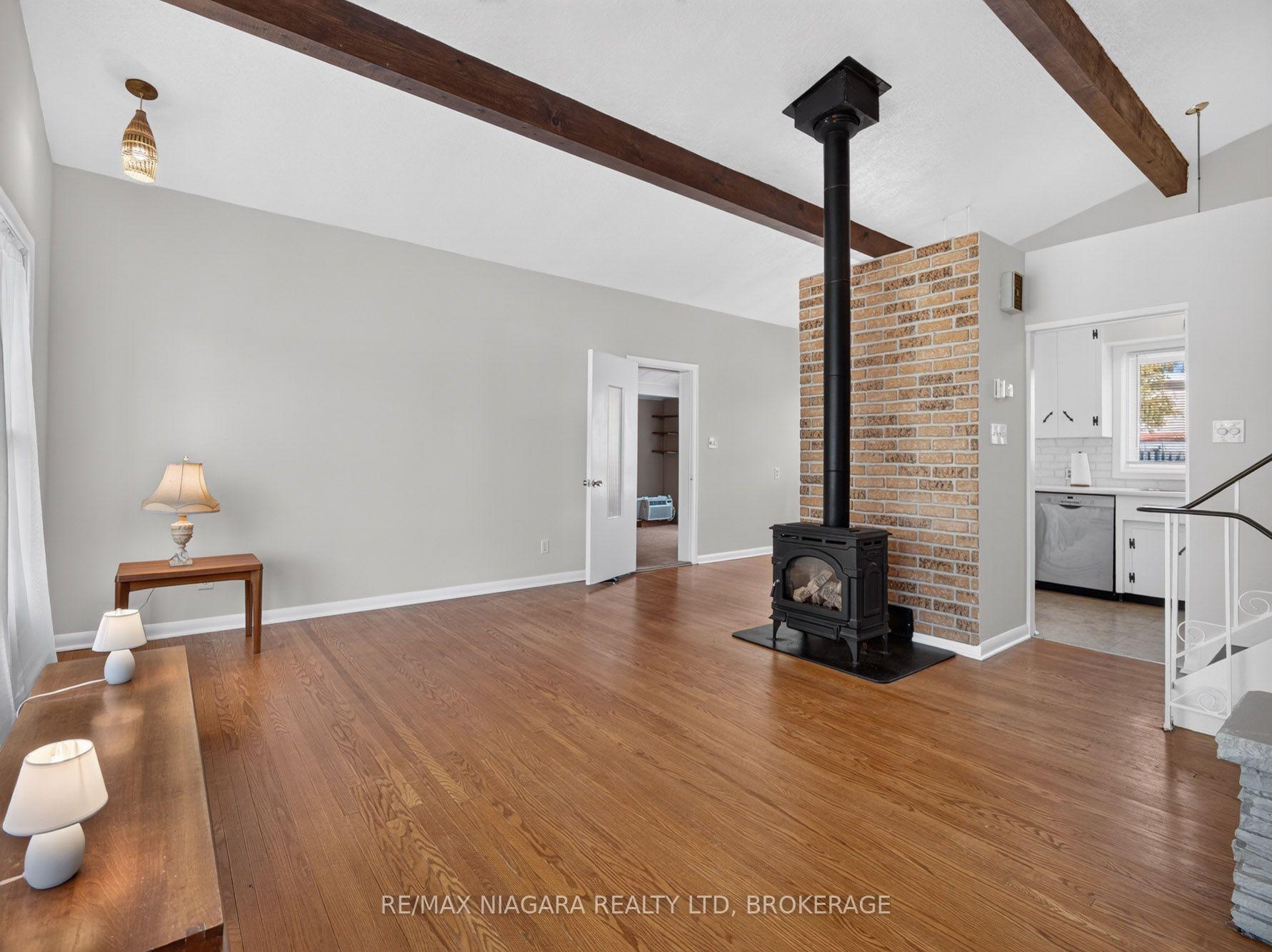 Photo 9 of 4534 Pettit Avenue, Niagara Falls, Morrison — HOMEH
