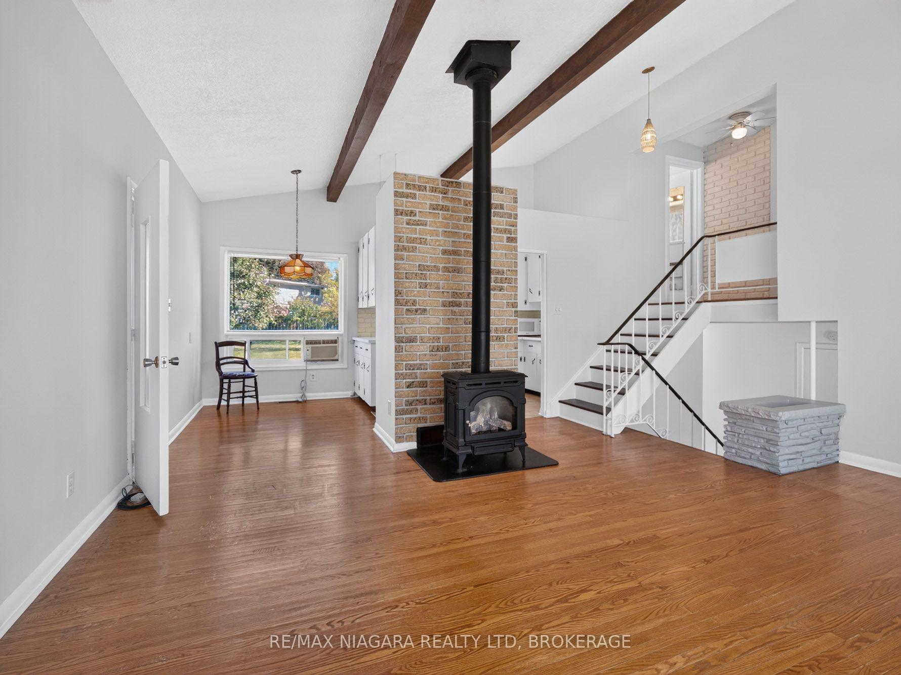Photo 10 of 4534 Pettit Avenue, Niagara Falls, Morrison — HOMEH