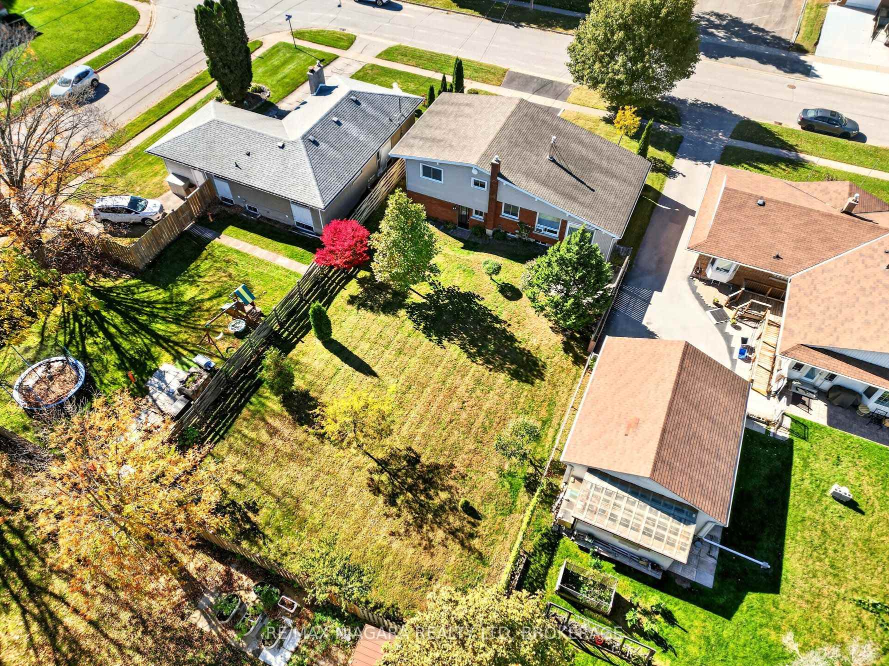 Photo 33 of 4534 Pettit Avenue, Niagara Falls, Morrison — HOMEH