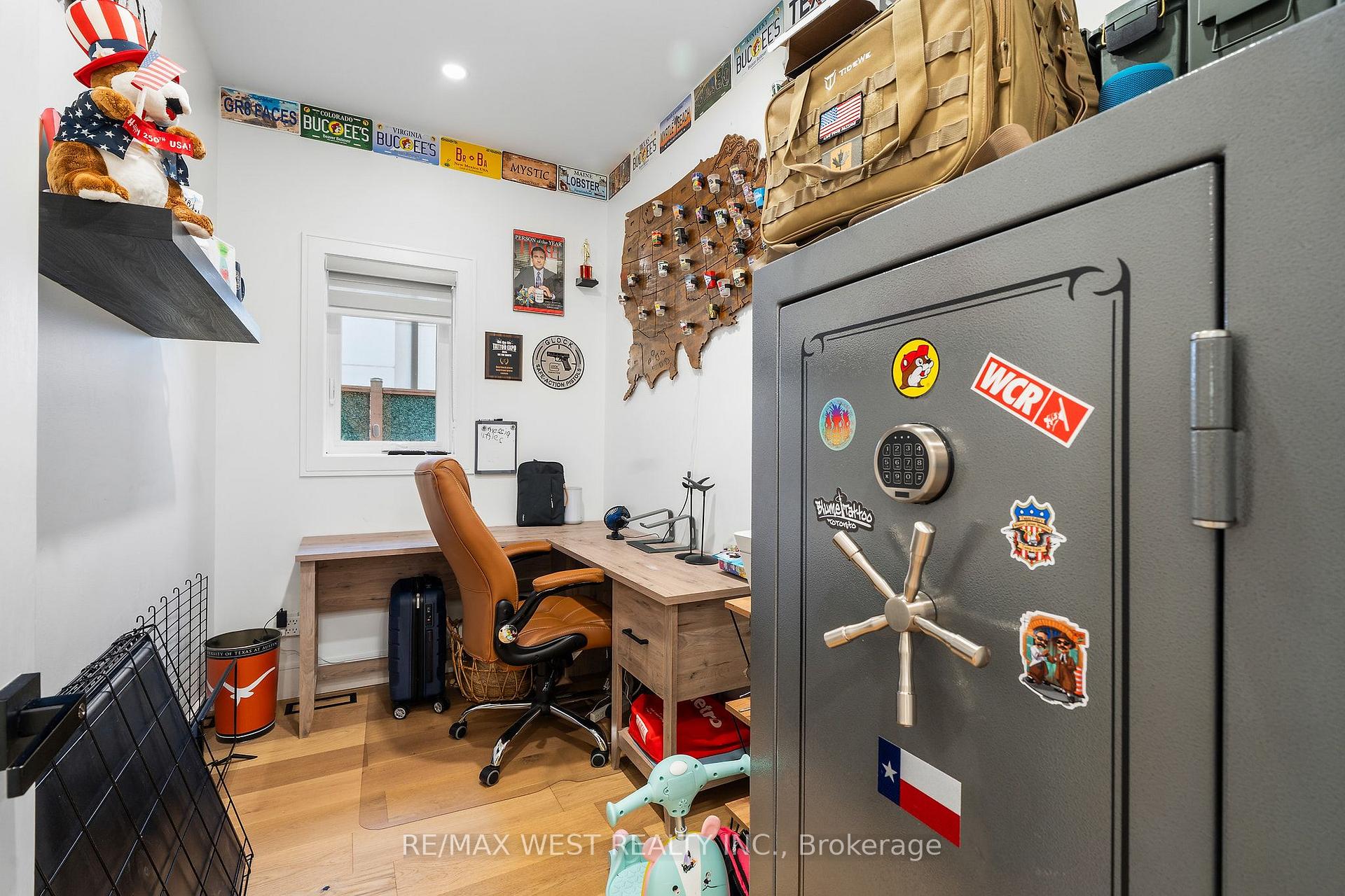 Photo 15 of 42 Woolton Crescent, North York, Brookhaven-Amesbury — HOMEH