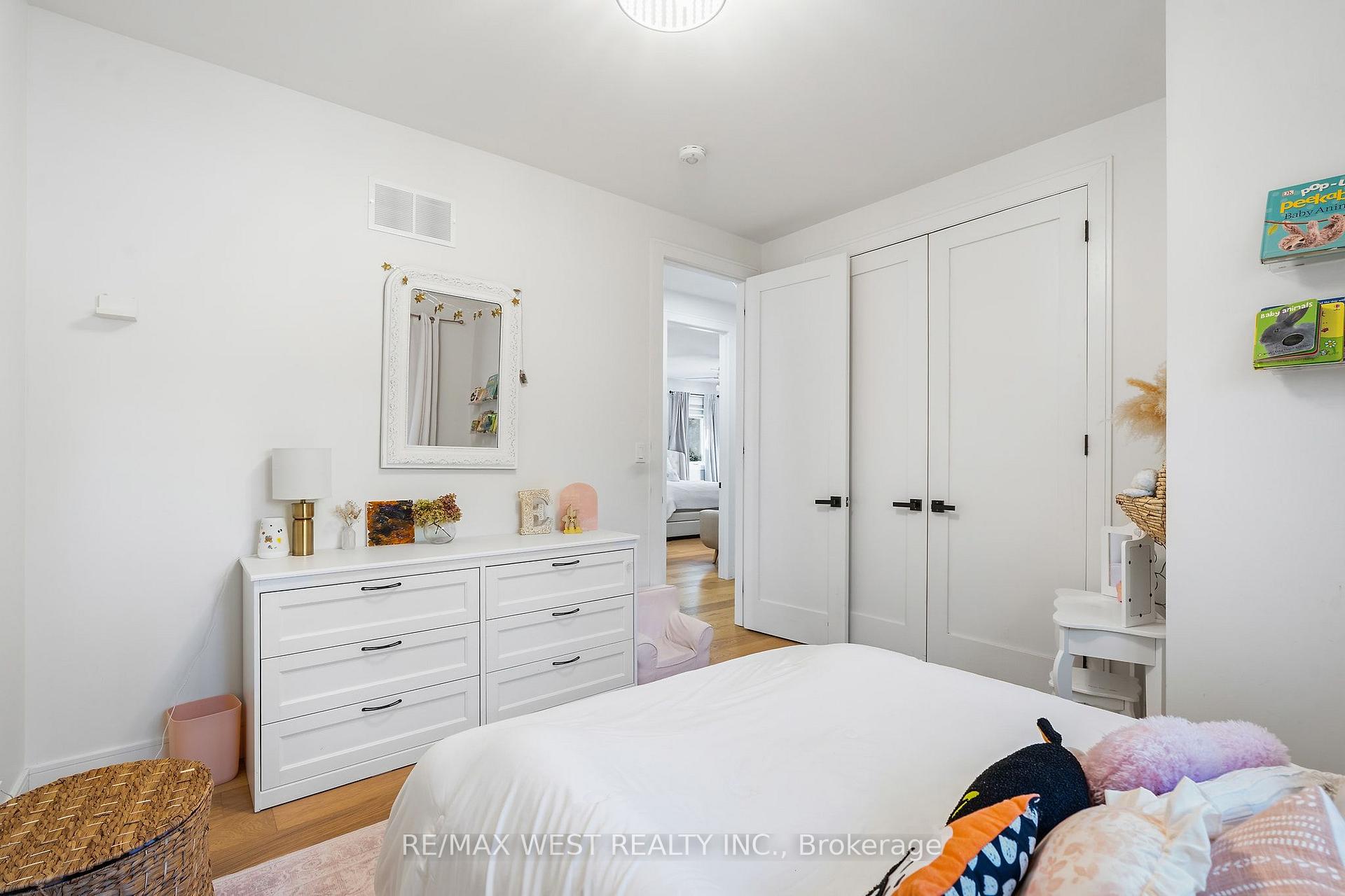 Photo 19 of 42 Woolton Crescent, North York, Brookhaven-Amesbury — HOMEH
