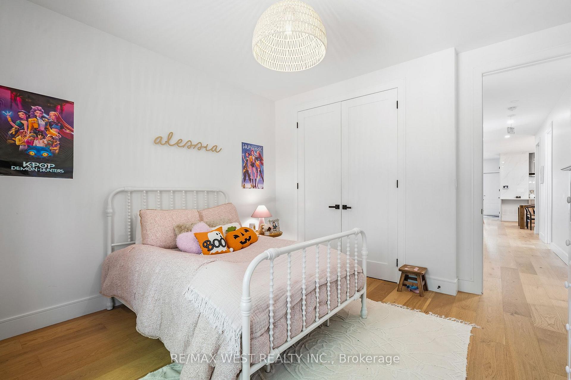 Photo 21 of 42 Woolton Crescent, North York, Brookhaven-Amesbury — HOMEH