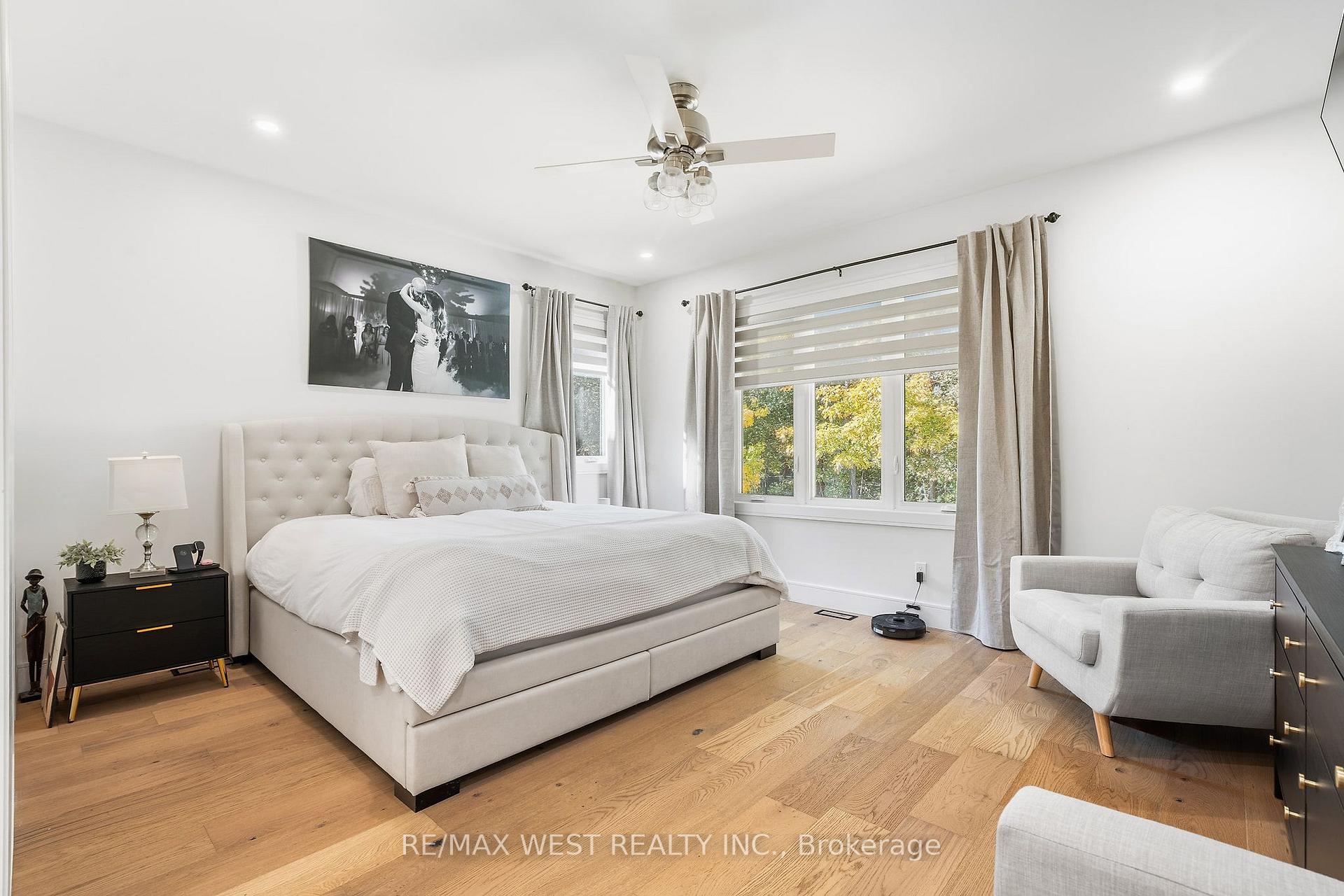 Photo 22 of 42 Woolton Crescent, North York, Brookhaven-Amesbury — HOMEH