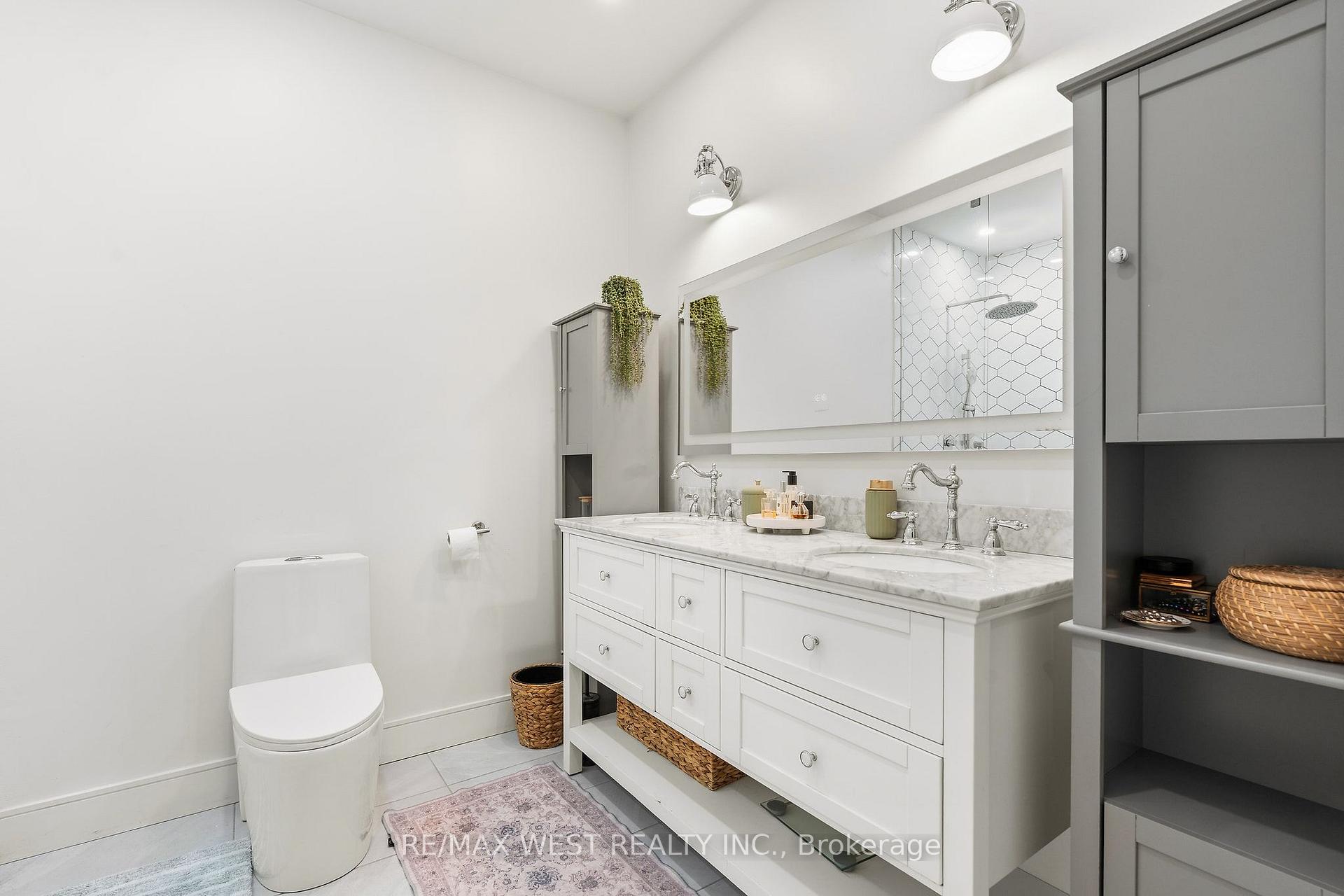 Photo 26 of 42 Woolton Crescent, North York, Brookhaven-Amesbury — HOMEH