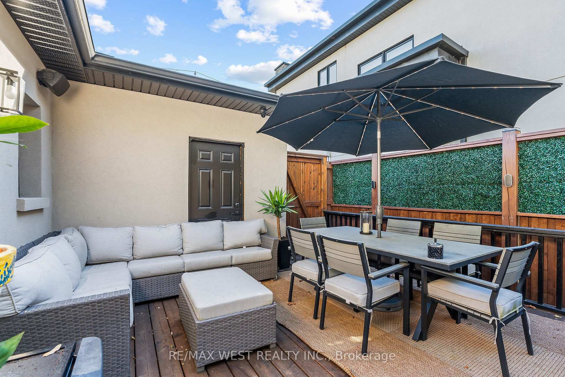 Photo 30 of 42 Woolton Crescent, North York, Brookhaven-Amesbury — HOMEH