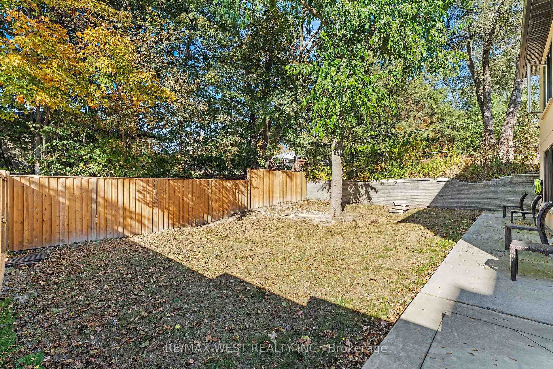 Photo 31 of 42 Woolton Crescent, North York, Brookhaven-Amesbury — HOMEH
