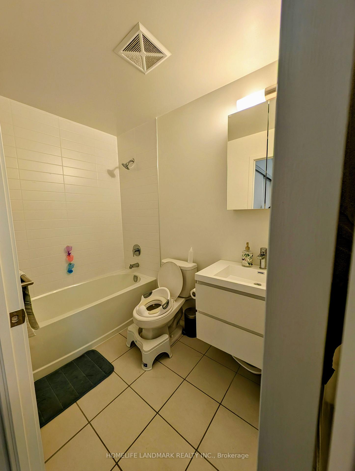 Photo 9 of Unit 711, 8119 Birchmount Road, Markham, Unionville — HOMEH