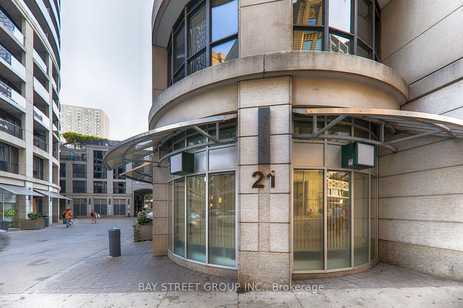 Front of Unit 2107, 21 Carlton Street