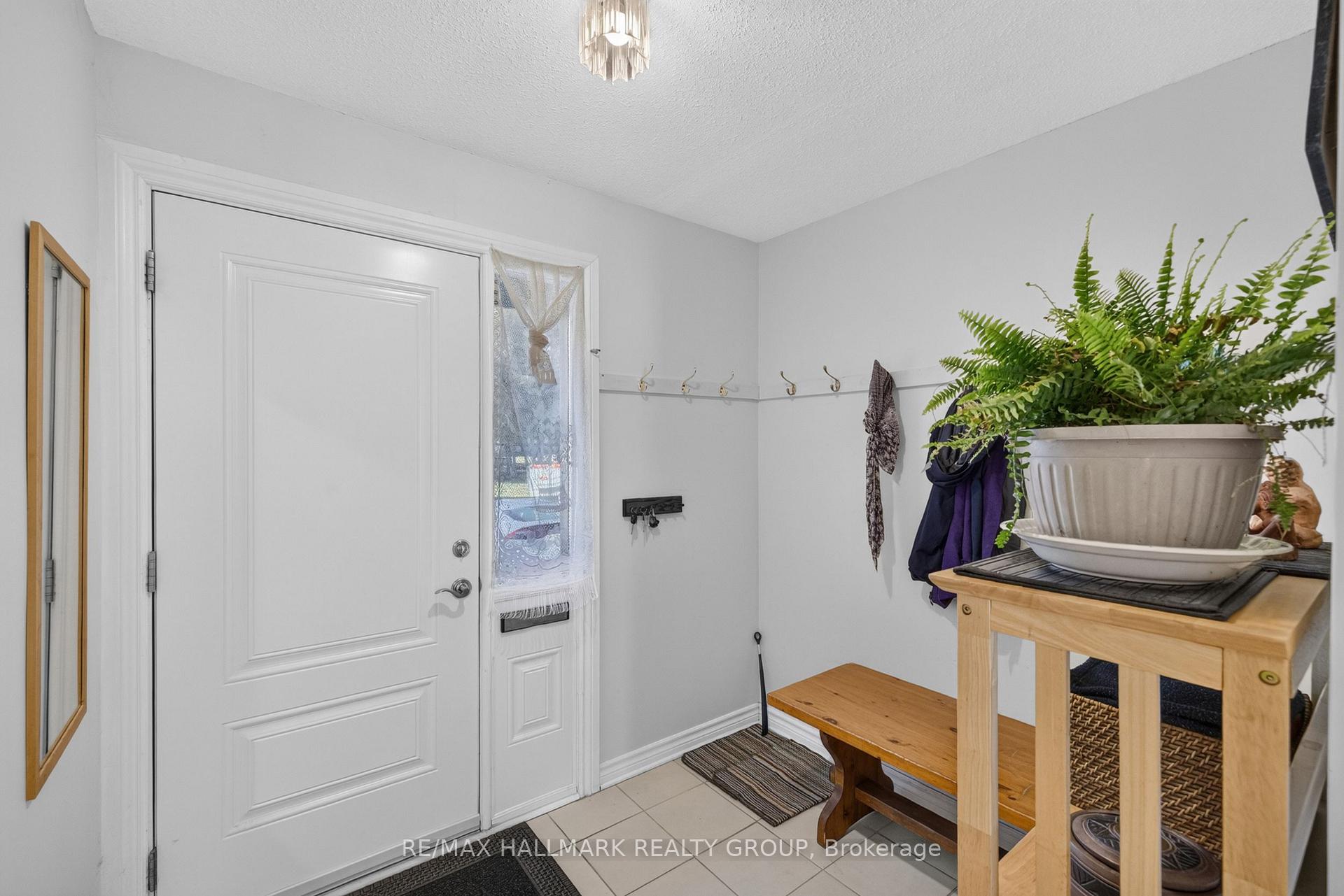 Photo 4 of 163 McClintock Way, Ottawa, Kanata - Katimavik — HOMEH