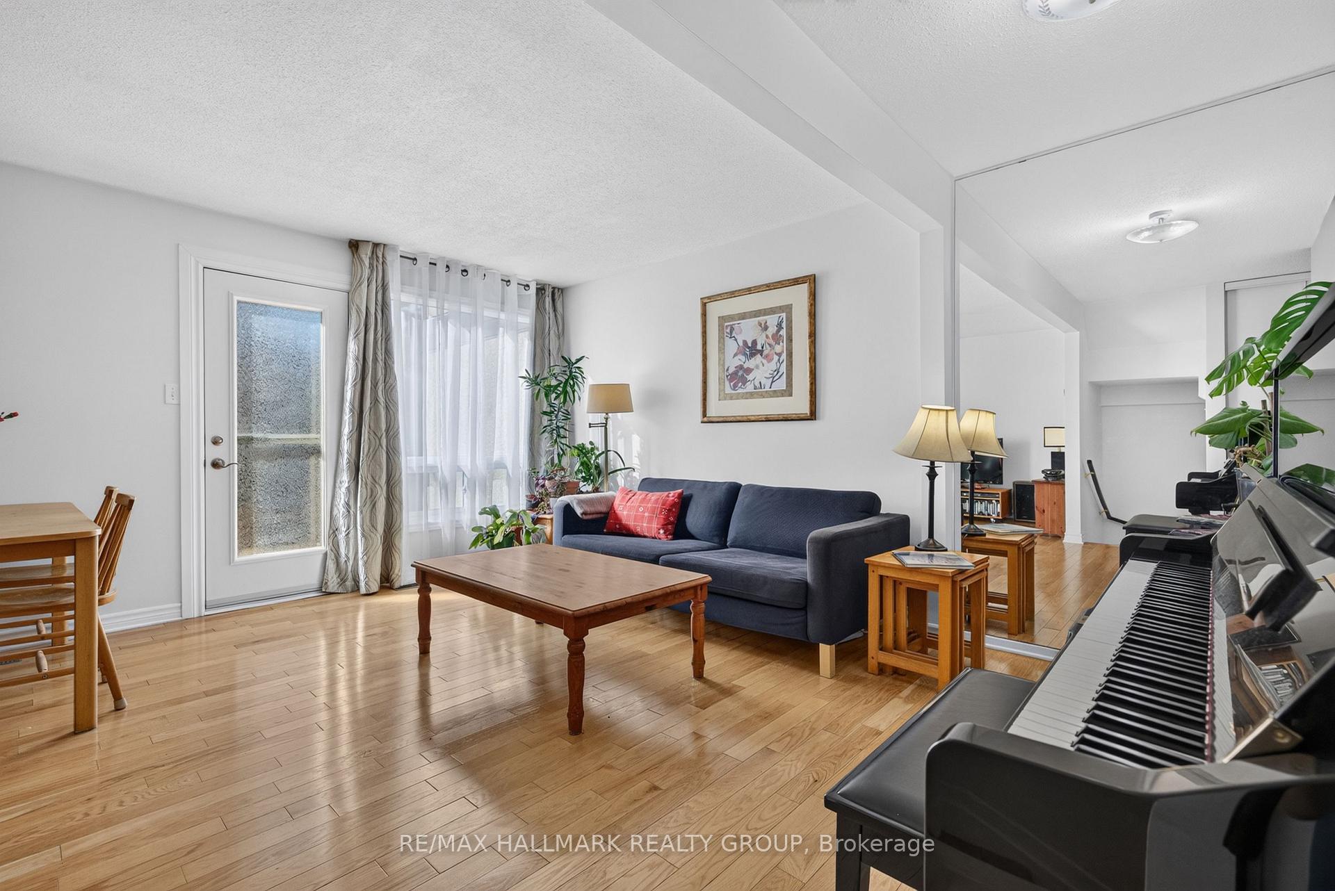 Photo 9 of 163 McClintock Way, Ottawa, Kanata - Katimavik — HOMEH