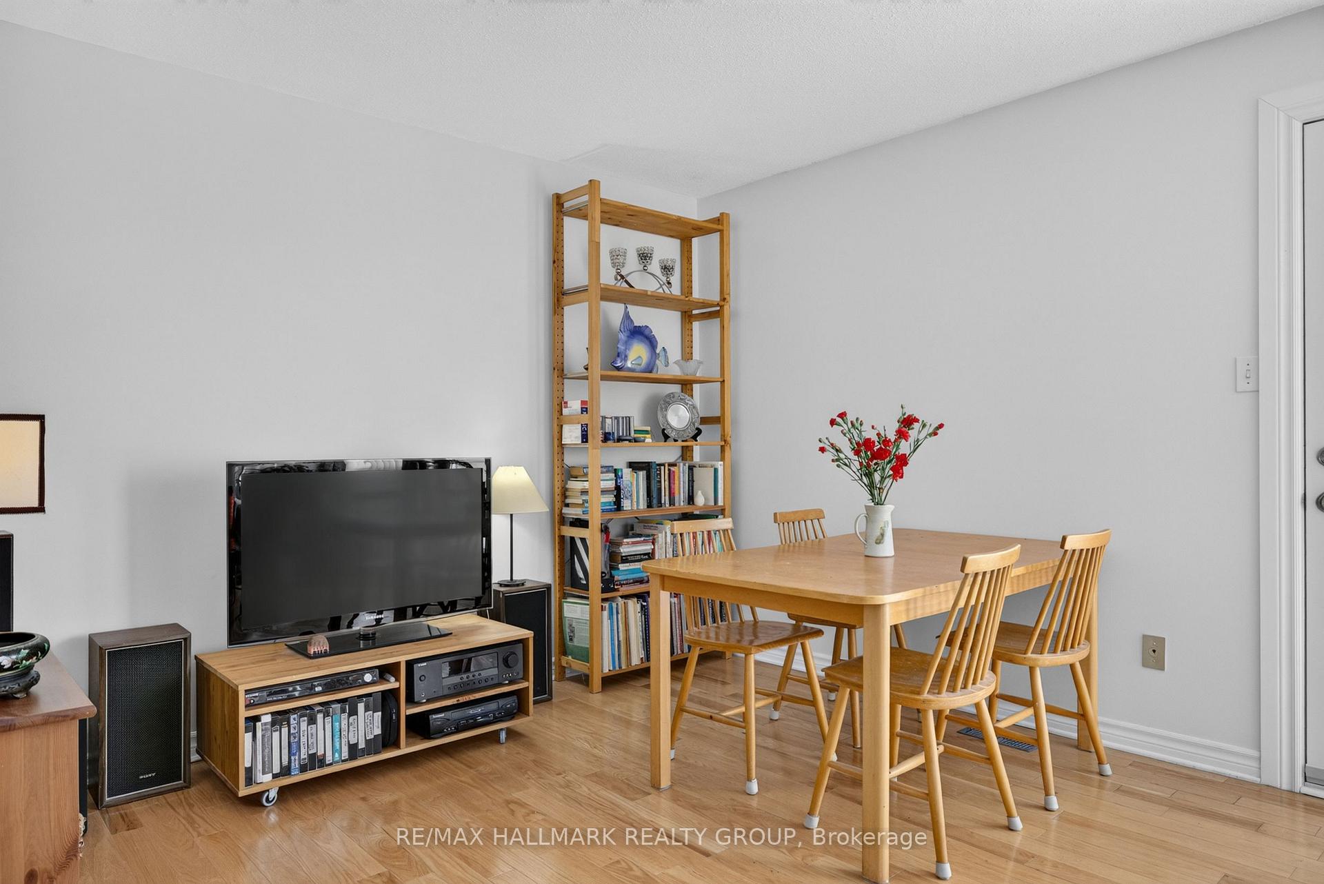 Photo 13 of 163 McClintock Way, Ottawa, Kanata - Katimavik — HOMEH