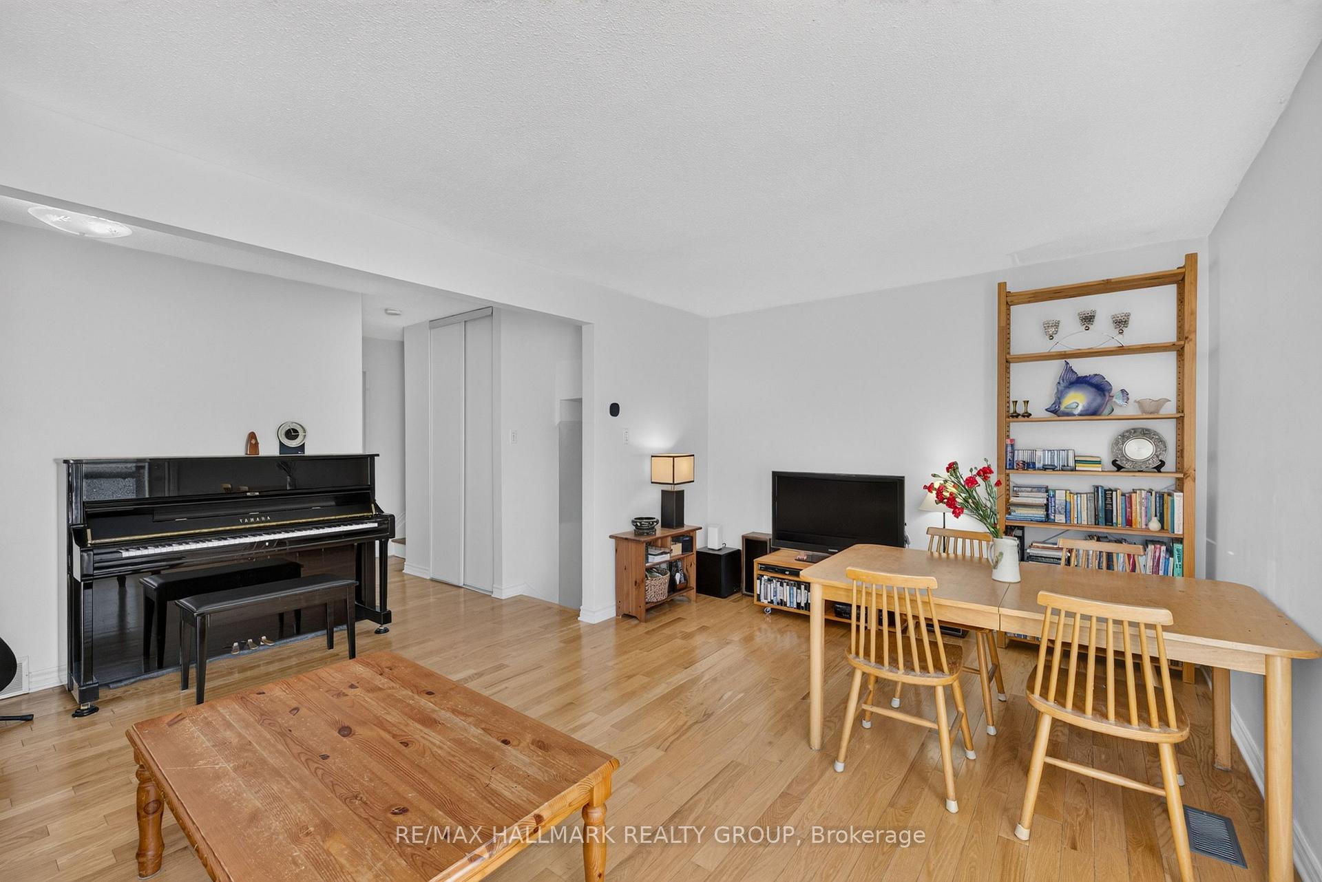 Photo 17 of 163 McClintock Way, Ottawa, Kanata - Katimavik — HOMEH