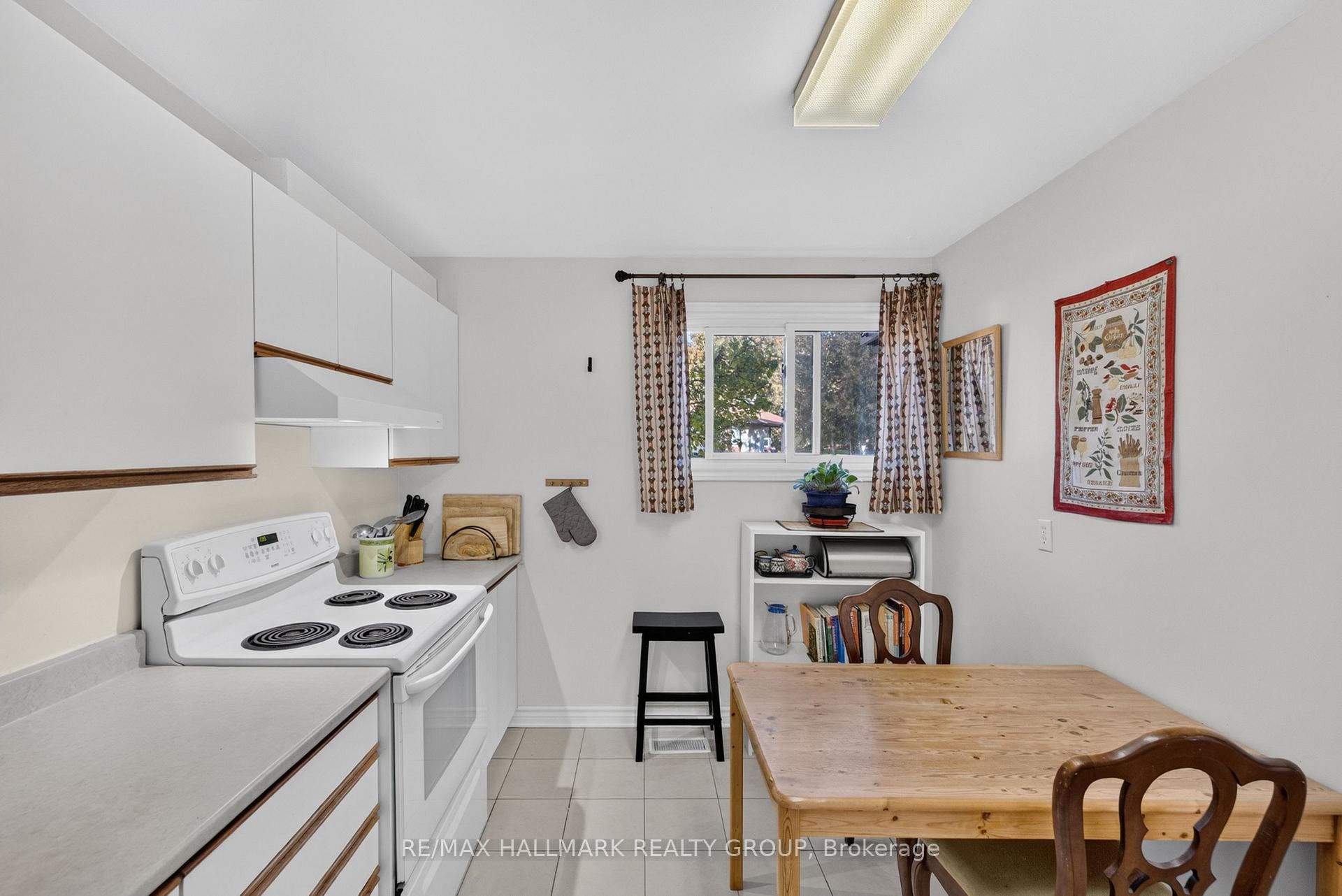 Photo 25 of 163 McClintock Way, Ottawa, Kanata - Katimavik — HOMEH