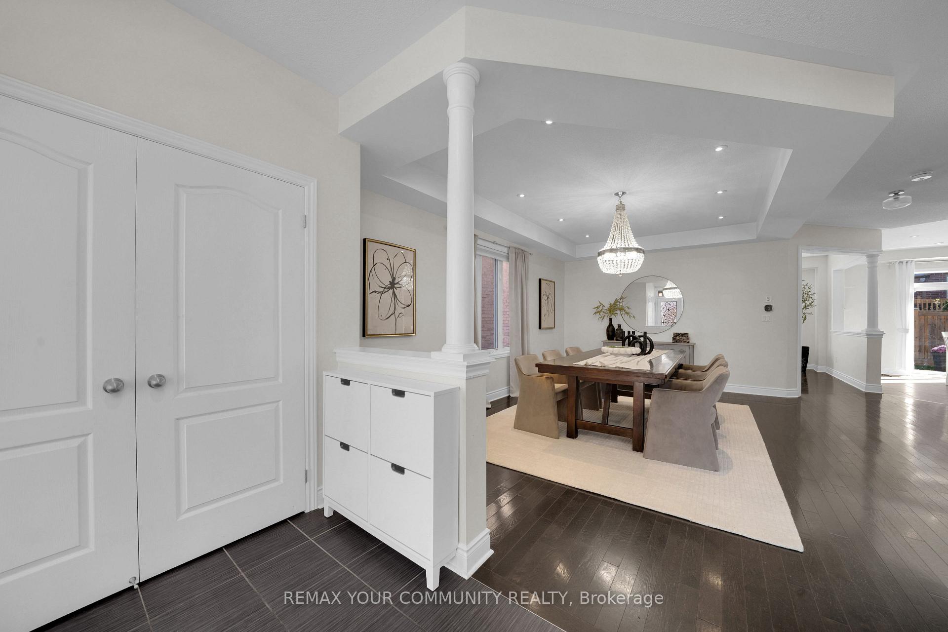 Photo 4 of 1042 Wilbur Pipher Circle, Newmarket, Stonehaven-Wyndham — HOMEH