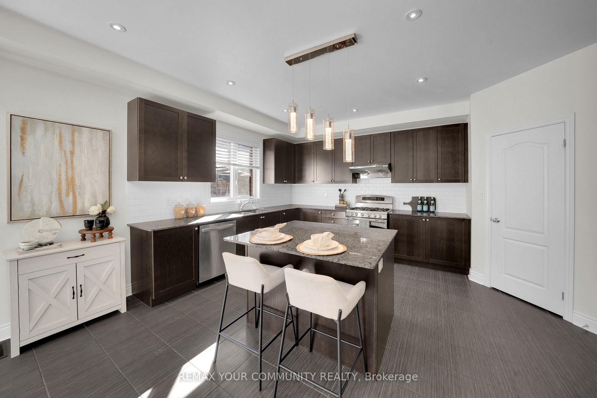 Photo 14 of 1042 Wilbur Pipher Circle, Newmarket, Stonehaven-Wyndham — HOMEH