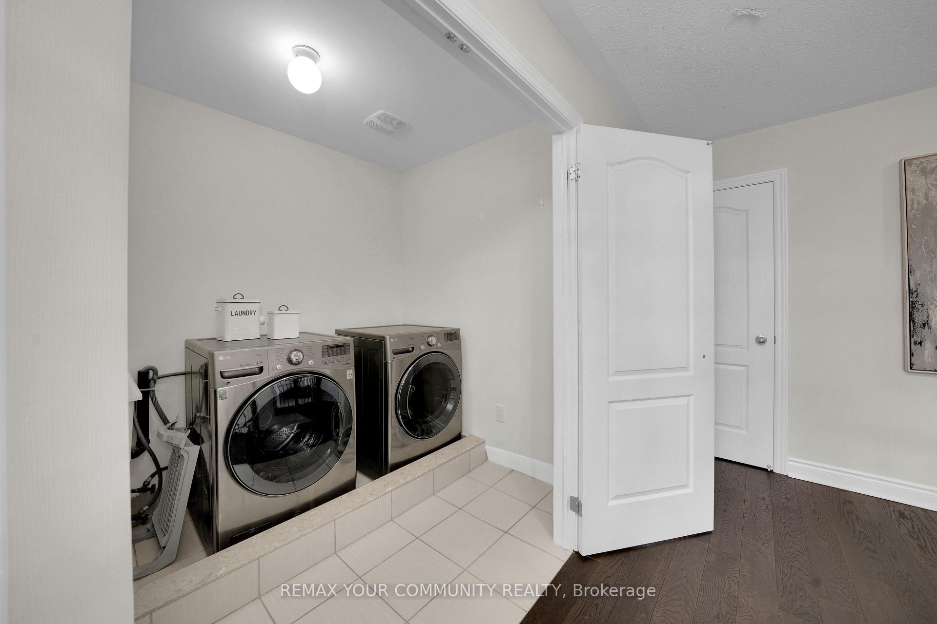 Photo 37 of 1042 Wilbur Pipher Circle, Newmarket, Stonehaven-Wyndham — HOMEH