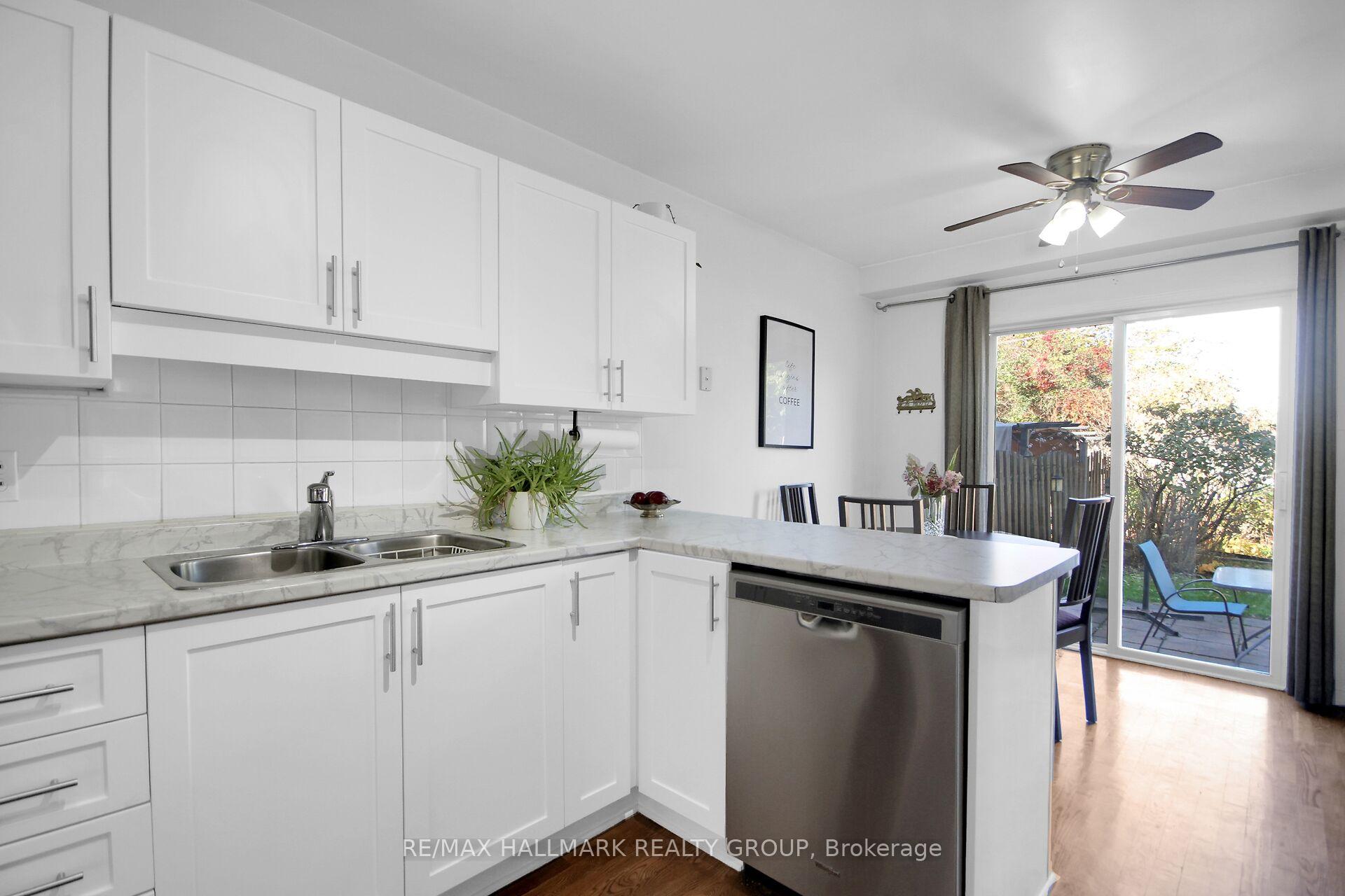 Photo 13 of 62 Sutcliffe Terrace, Ottawa, Barrhaven - Longfields — HOMEH