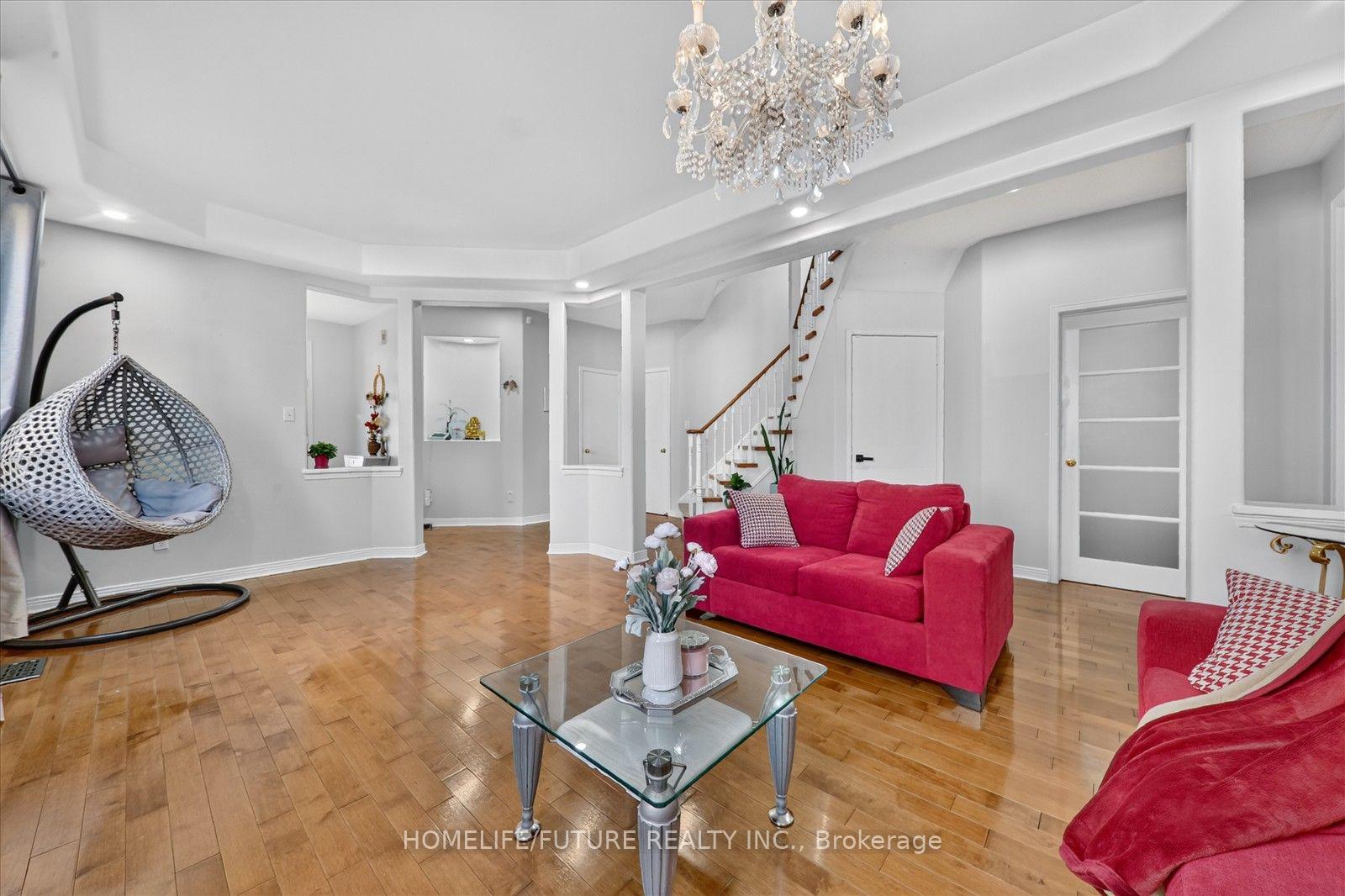 Photo 10 of 24 Medley Crescent, Markham, Milliken Mills East — HOMEH