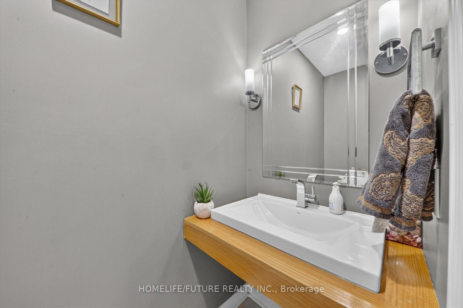 Photo 21 of 24 Medley Crescent, Markham, Milliken Mills East — HOMEH