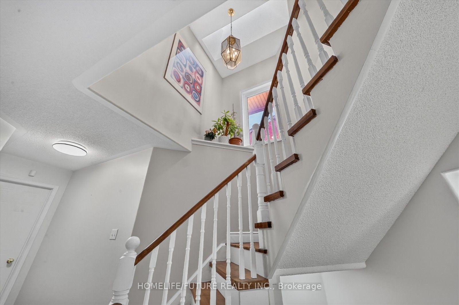 Photo 23 of 24 Medley Crescent, Markham, Milliken Mills East — HOMEH