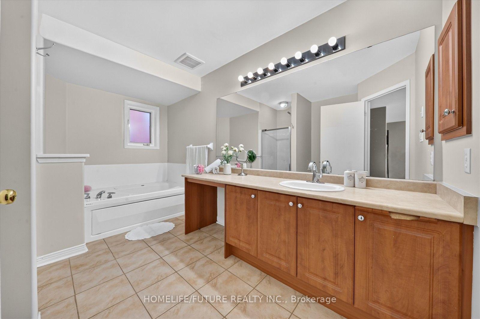 Photo 28 of 24 Medley Crescent, Markham, Milliken Mills East — HOMEH