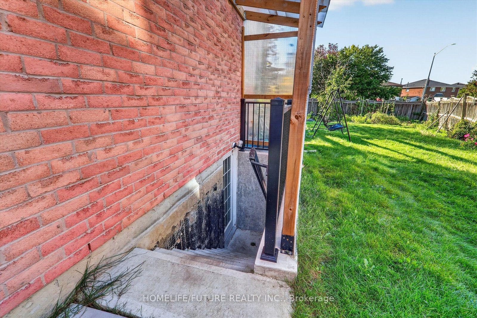 Photo 46 of 24 Medley Crescent, Markham, Milliken Mills East — HOMEH