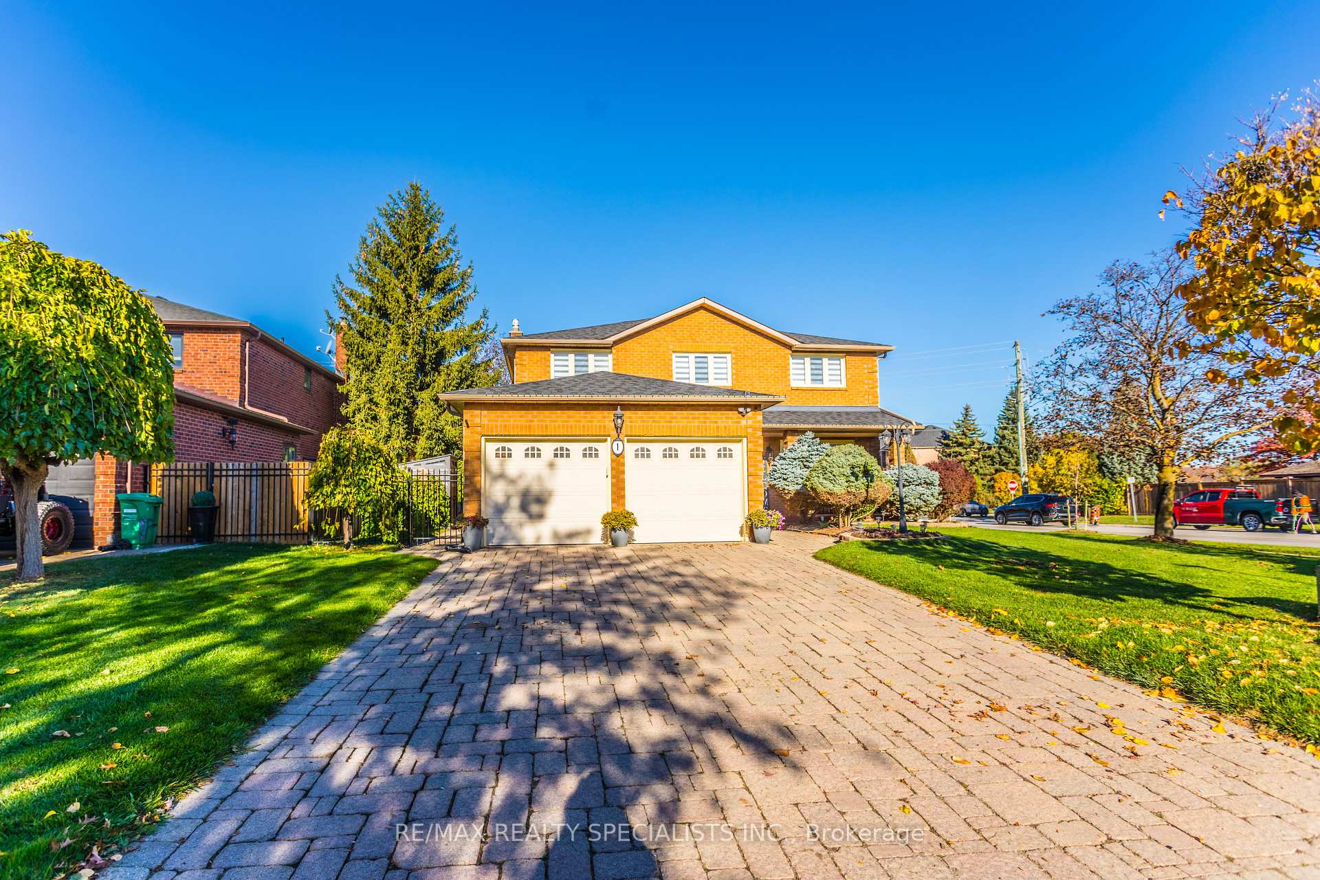 Photo 4 of 1 Burwash Court, Brampton, Heart Lake West — HOMEH