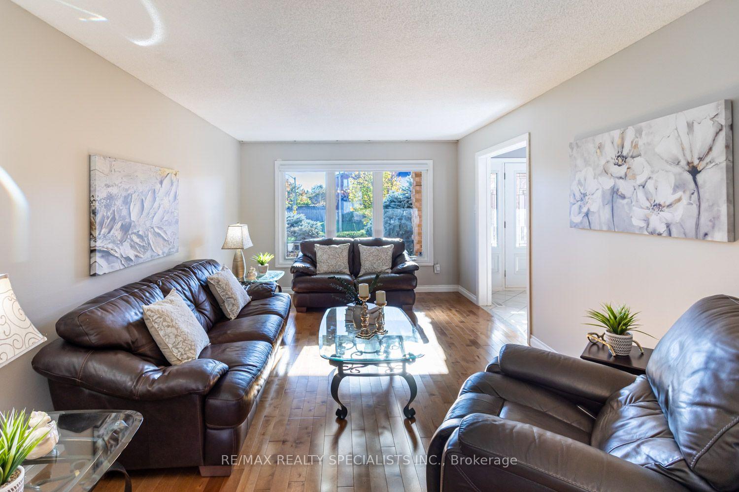 Photo 10 of 1 Burwash Court, Brampton, Heart Lake West — HOMEH