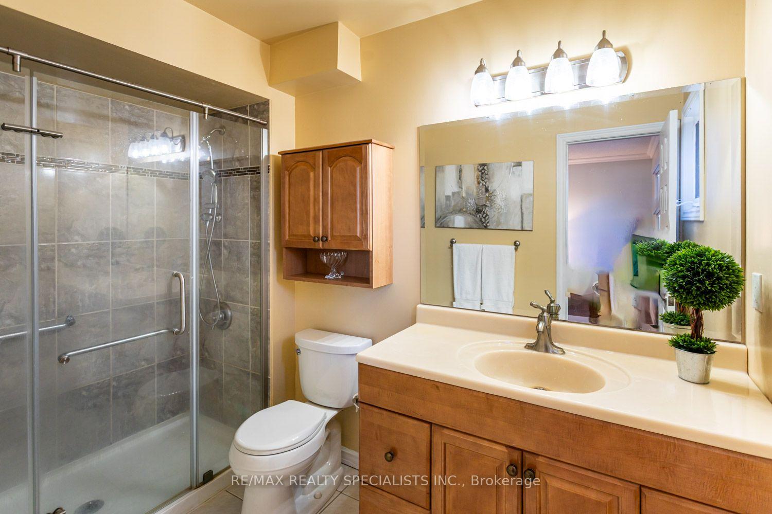 Photo 32 of 1 Burwash Court, Brampton, Heart Lake West — HOMEH