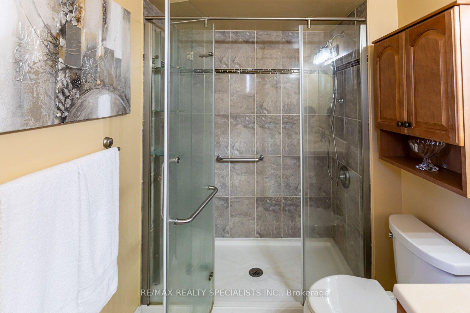 Photo 33 of 1 Burwash Court, Brampton, Heart Lake West — HOMEH