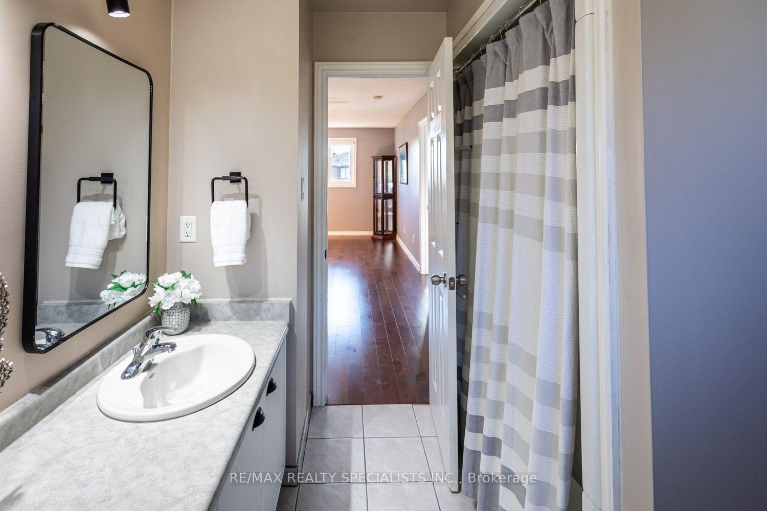 Photo 36 of 1 Burwash Court, Brampton, Heart Lake West — HOMEH