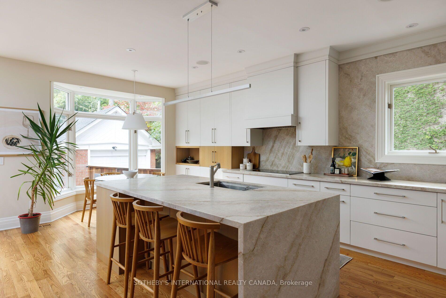 Photo 6 of 1 Nina Street, Toronto, Casa Loma — HOMEH